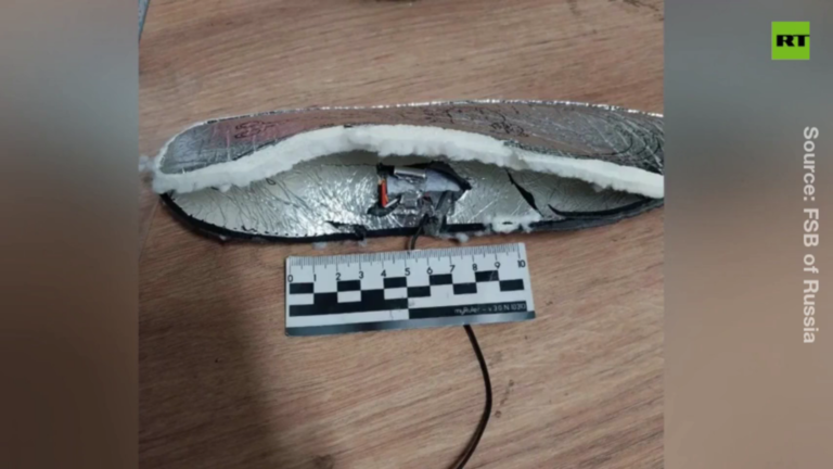 FSB ngăn chặn &acirc;m mưu Ukraine đặt bom trong gi&agrave;y l&iacute;nh Nga năm 2026 - Ảnh 1.