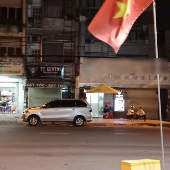 Nữ h&agrave;nh kh&aacute;ch tố bị bỏ rơi giữa đường l&uacute;c 4h s&aacute;ng ở TP.HCM: Nh&agrave; xe l&ecirc;n tiếng - Ảnh 1.