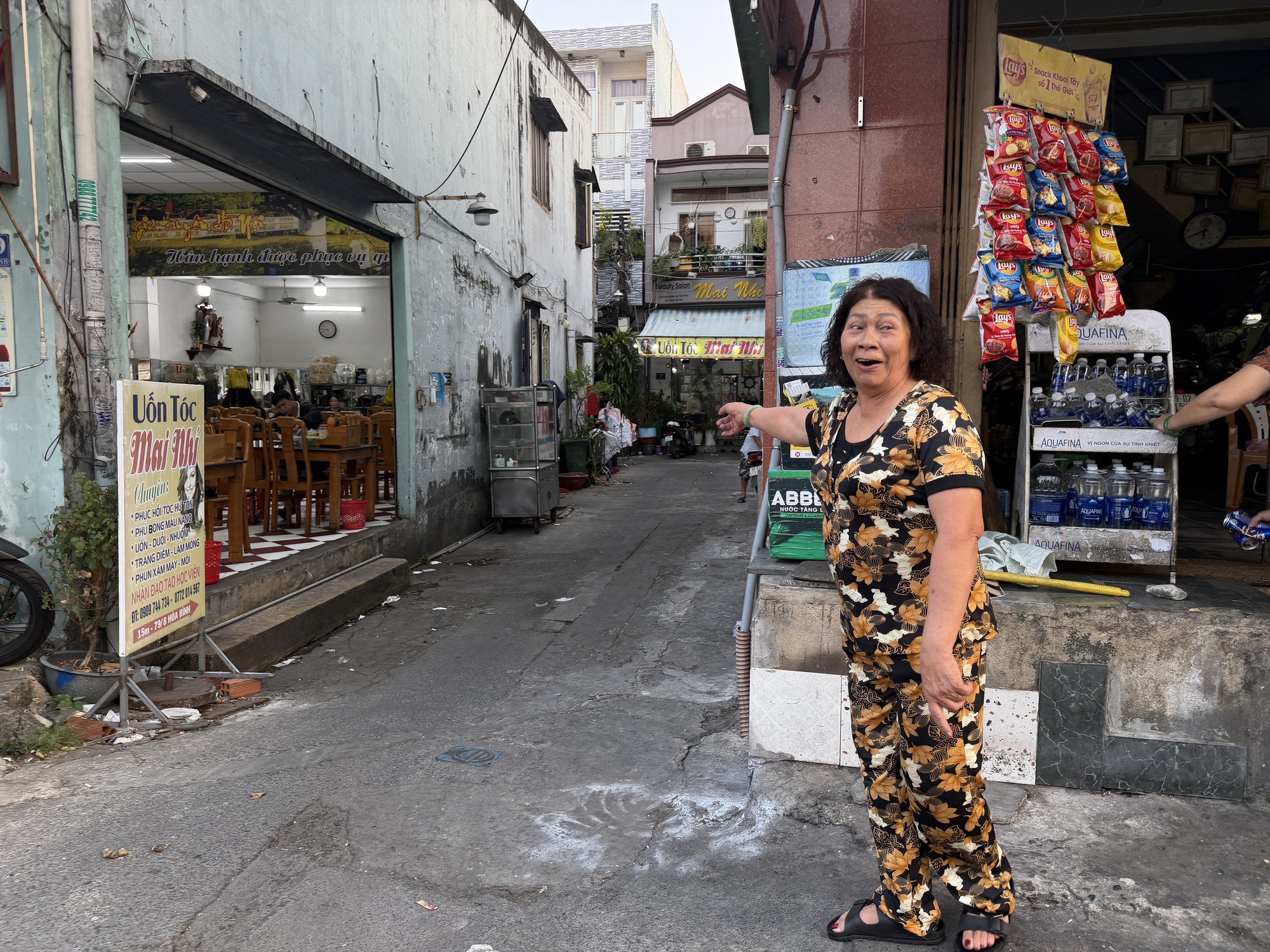 X&ocirc;n xao clip đạo t&igrave; ở TPHCM l&agrave;m rơi quan t&agrave;i trong l&uacute;c đưa tang - Ảnh 1.