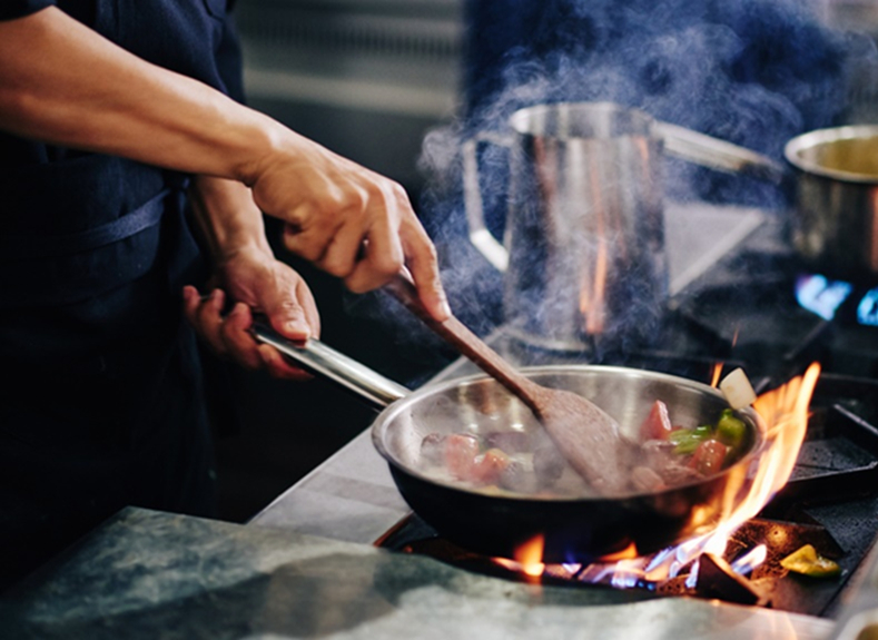 WHO chỉ ra 1 thứ c&ograve;n độc hại, g&acirc;y ung thư mạnh hơn cả h&uacute;t thuốc l&aacute; c&oacute; thể đang c&oacute; mặt trong ng&ocirc;i nh&agrave; bạn- Ảnh 1.