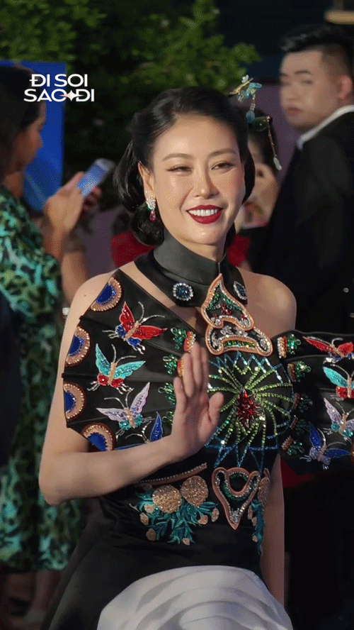 Thanh Thuỷ - Lương Linh không ai nhường ai trên thảm đỏ, Quốc Trường nhắc Ngọc Trinh và chốt ngày cưới- Ảnh 5. Thanh Thuỷ - Lương Linh không ai nhường ai trên thảm đỏ, Quốc Trường nhắc Ngọc Trinh và chốt ngày cưới- Ảnh 5.