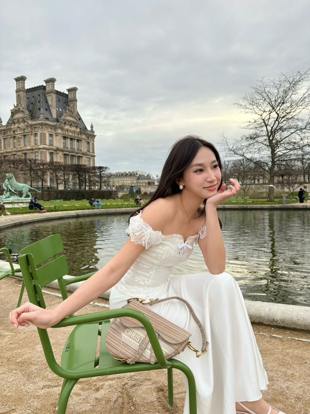 G&aacute;i Việt sống ở Paris nổi tiếng v&igrave; mặc đẹp, "ph&aacute;t s&aacute;ng" giữa biển người ch&acirc;u &Acirc;u- Ảnh 15.