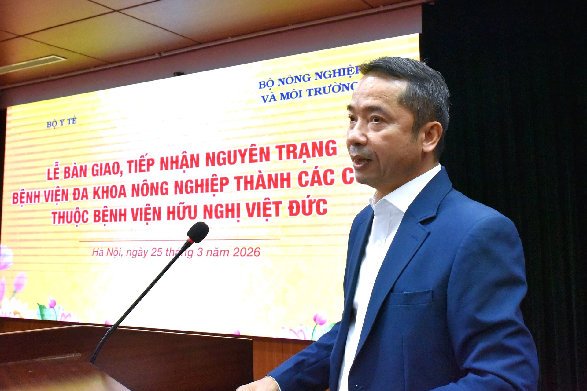 Bệnh viện Việt Đức tiếp nhận nguy&ecirc;n trạng Bệnh viện đa khoa N&ocirc;ng nghiệp - Ảnh 2.