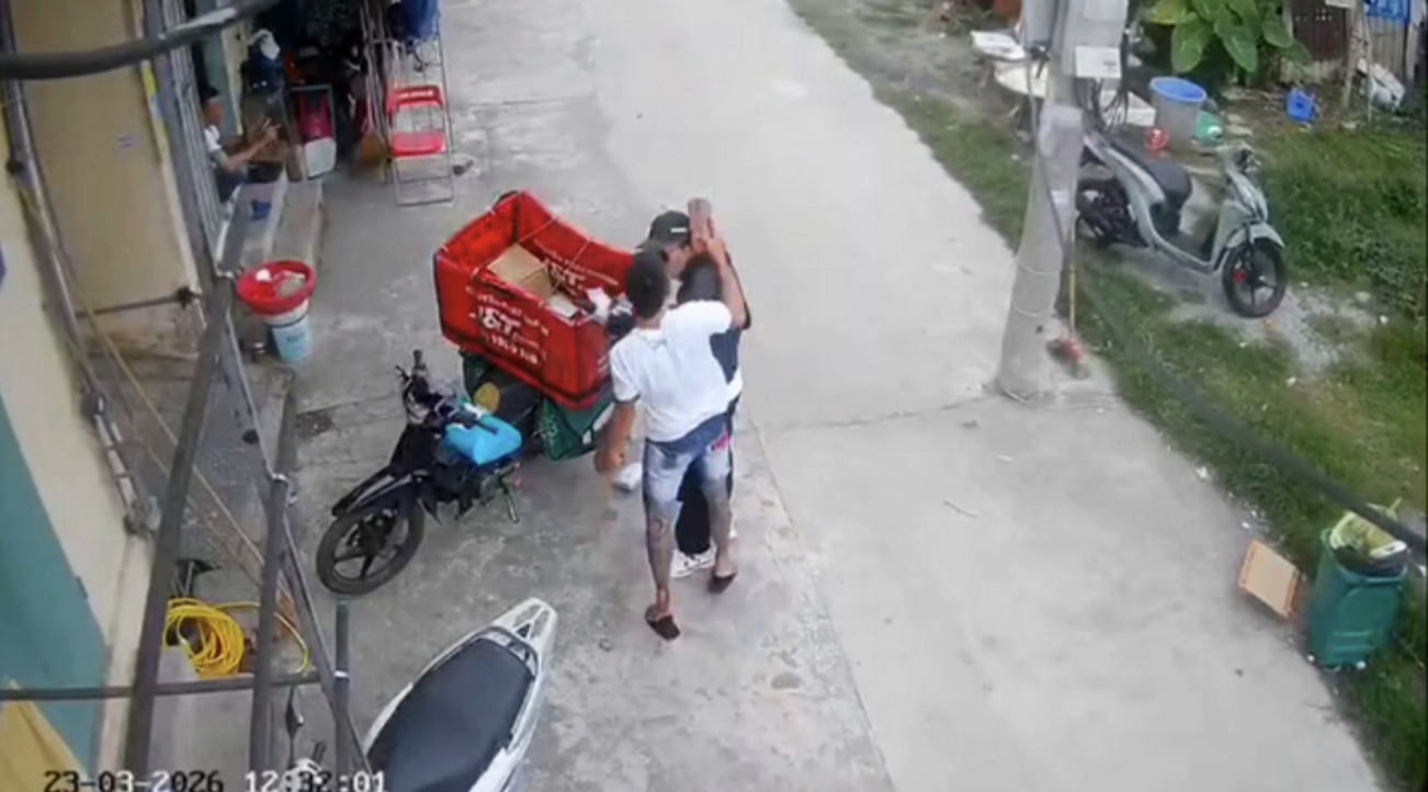 Triệu tập đối tượng h&agrave;nh hung nam shipper tại Hưng Y&ecirc;n v&agrave;o ng&agrave;y 23 - 3 - 2026 - Ảnh 1.