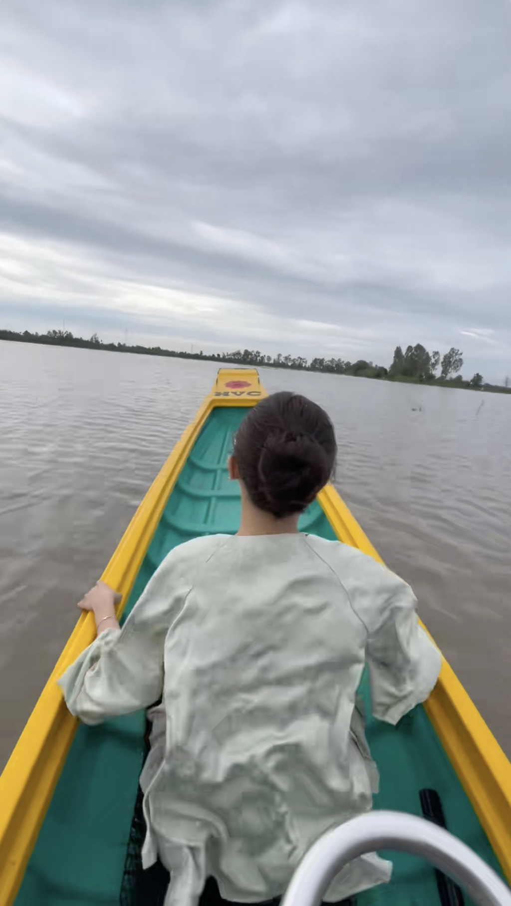 Kh&aacute;ch T&acirc;y &ocirc;m tim trước m&agrave;n l&aacute;i v&otilde; l&atilde;i đẳng cấp tại miền T&acirc;y- Ảnh 6.