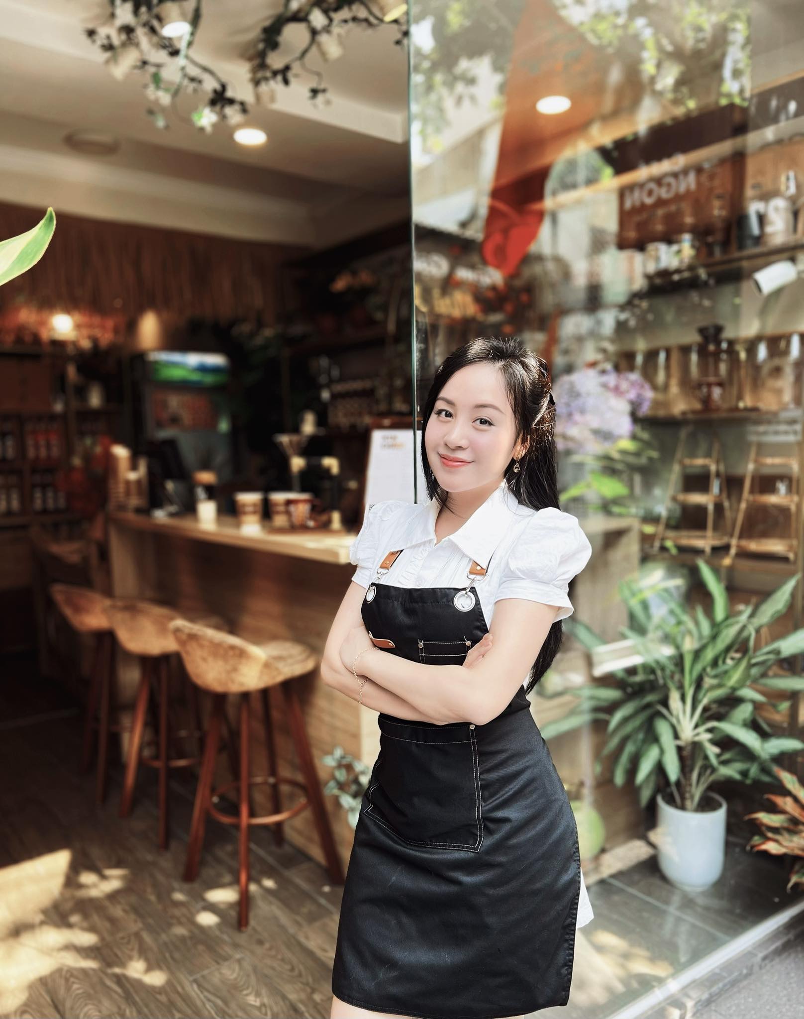 &ldquo;Hiện tượng mạng&rdquo; B&agrave; Tưng giờ b&aacute;n c&agrave; ph&ecirc;, cuộc sống an phận khiến nhiều người bất ngờ  - Ảnh 2.