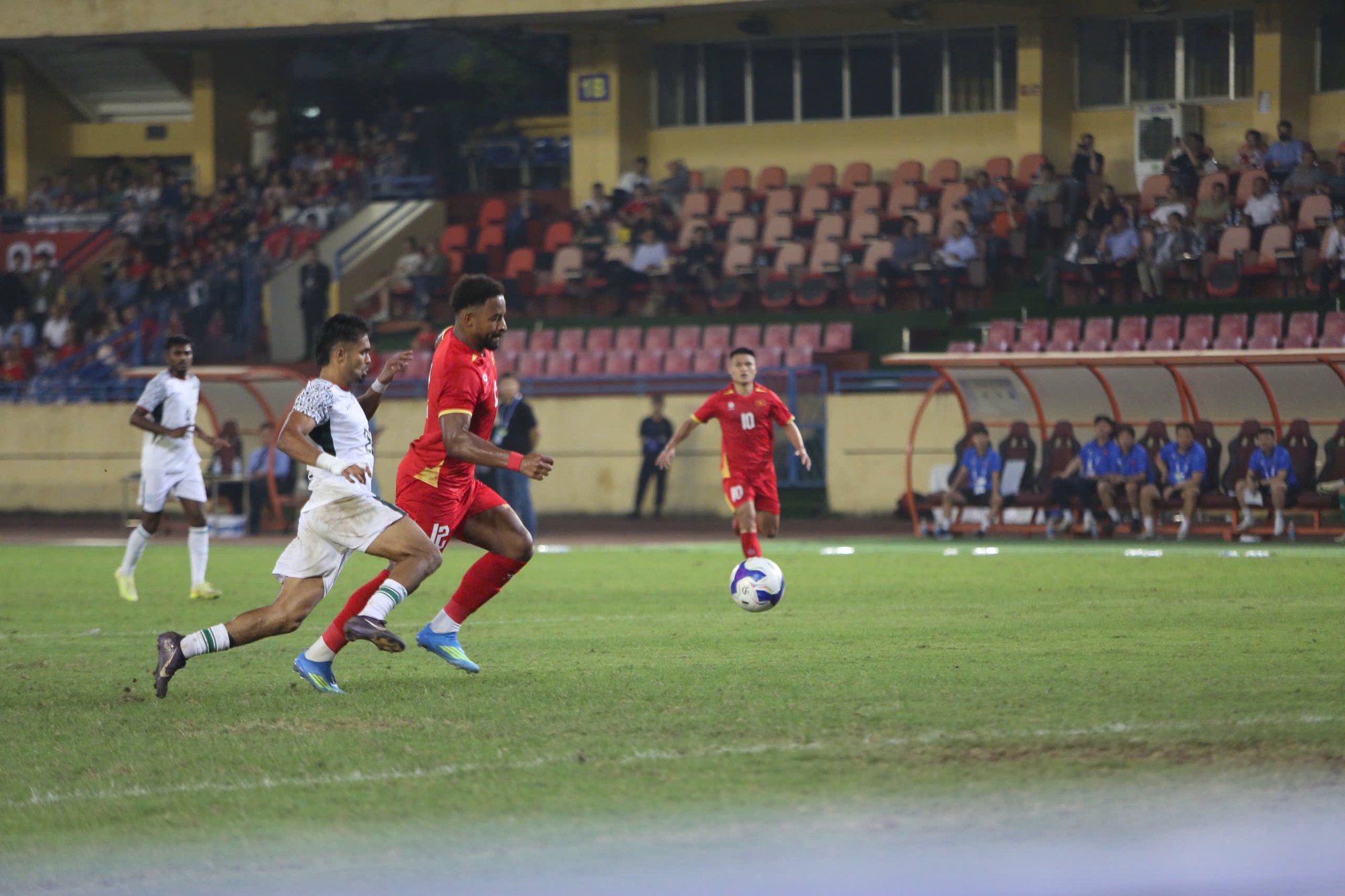 ĐT Việt Nam đại thắng Bangladesh trong ngày Hoàng Hên - Xuân Son còn chưa... son - Ảnh 3.