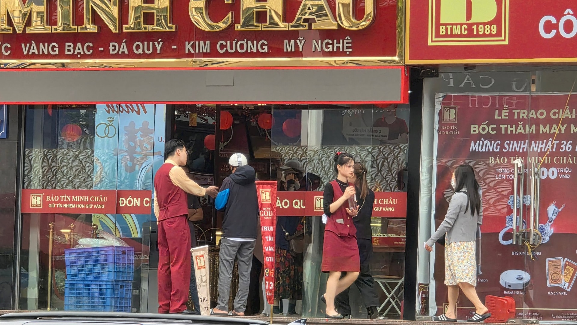 Đ&uacute;ng 12h Bảo T&iacute;n Minh Ch&acirc;u mở cửa, bất ngờ gi&aacute; v&agrave;ng SJC tại đ&acirc;y! - Ảnh 1.