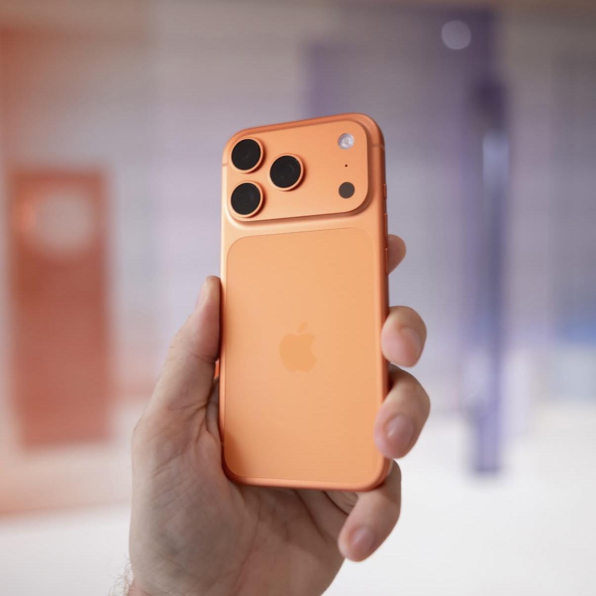 IPhone 17 Pro Max giữ gi&aacute; bất ngờ giữa năm 2026: Người d&ugrave;ng Việt chờ đợi g&igrave;? - Ảnh 3.