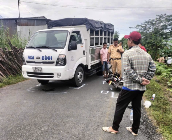 Khởi tố nguy&ecirc;n Ph&oacute; Thủ trưởng vụ tai nạn Vĩnh Long khiến nữ sinh tử vong - Ảnh 2.