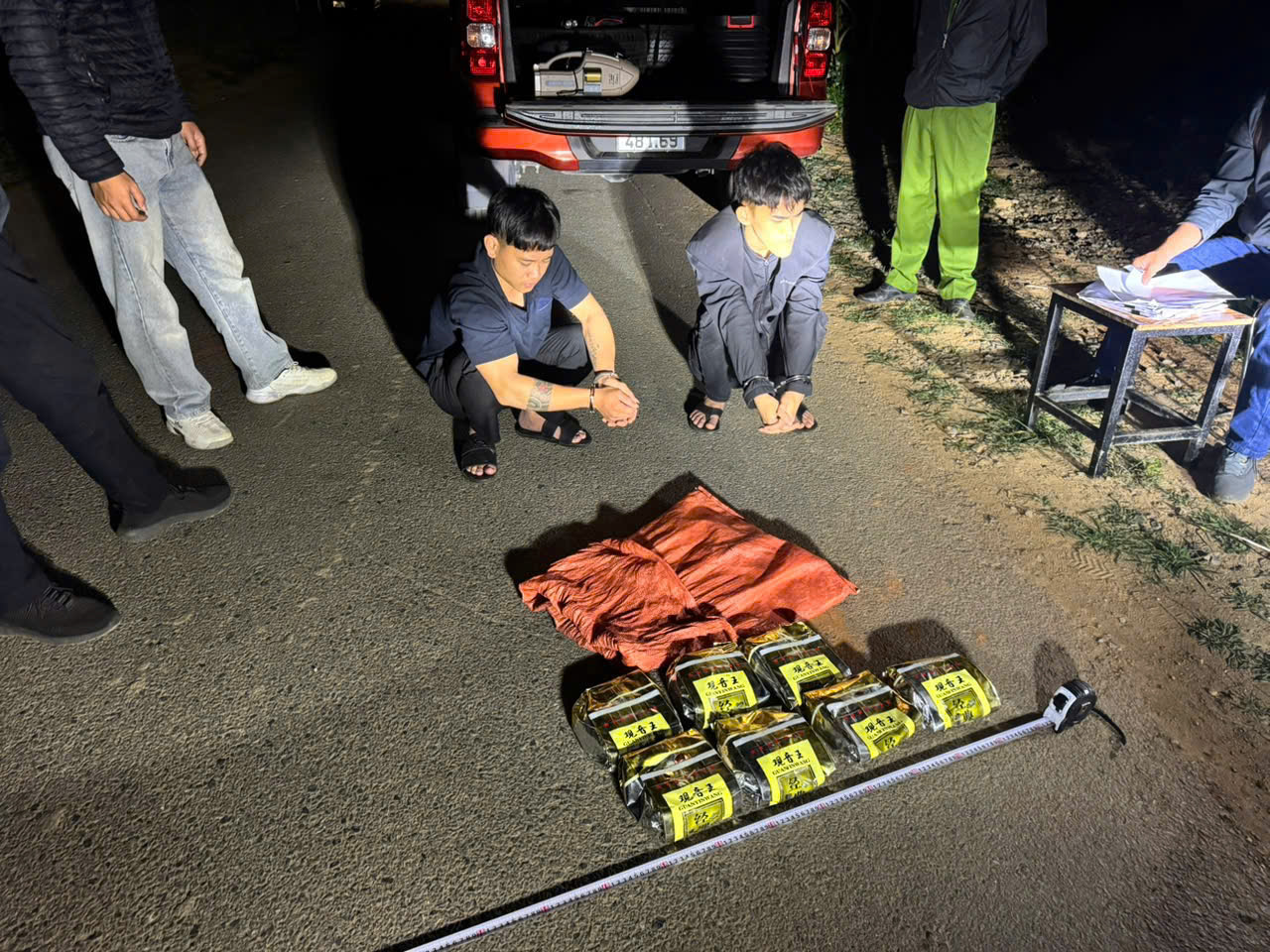 Bắt giữ 2 đối tượng vận chuyển ma túy đá Quảng Trị trong Vụ án phức tạp 2026 - Ảnh 1. Bắt giữ 2 đối tượng vận chuyển ma túy đá Quảng Trị trong Vụ án phức tạp 2026 - Ảnh 1.