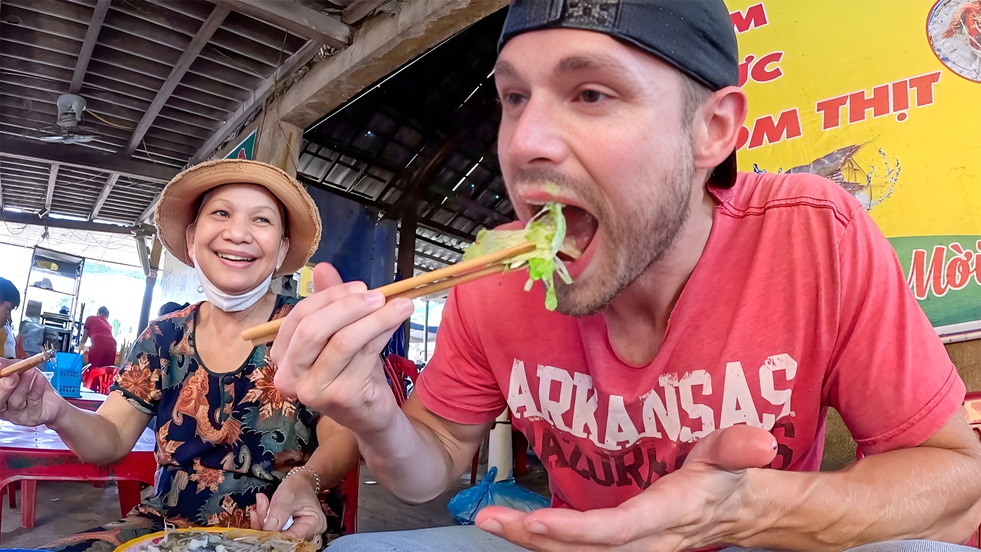 Muốn n&oacute;i &ldquo;t&ocirc;i ăn nhiều&rdquo;, anh T&acirc;y lỡ miệng th&agrave;nh &ldquo;t&ocirc;i ăn nhậu&rdquo; v&agrave; c&aacute;i kết khiến cả b&agrave;n cười nghi&ecirc;ng ngả - Ảnh 1.