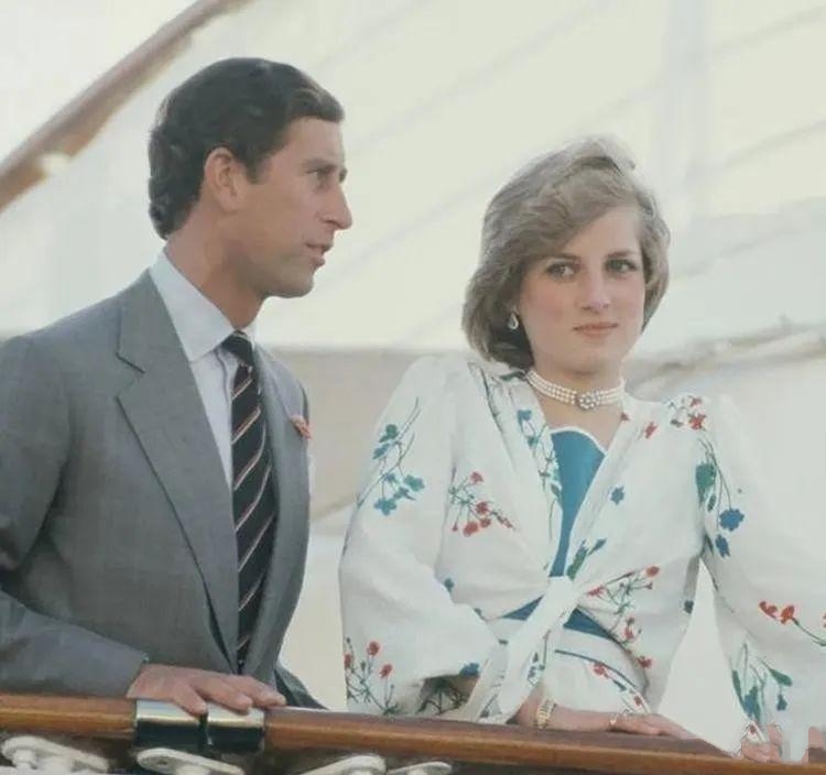 Vẻ đẹp C&ocirc;ng ch&uacute;a ngủ trong rừng của C&ocirc;ng nương Diana 45 năm trước - Ảnh 8.