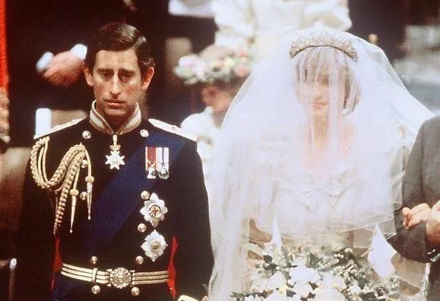 Vẻ đẹp C&ocirc;ng ch&uacute;a ngủ trong rừng của C&ocirc;ng nương Diana 45 năm trước - Ảnh 5.