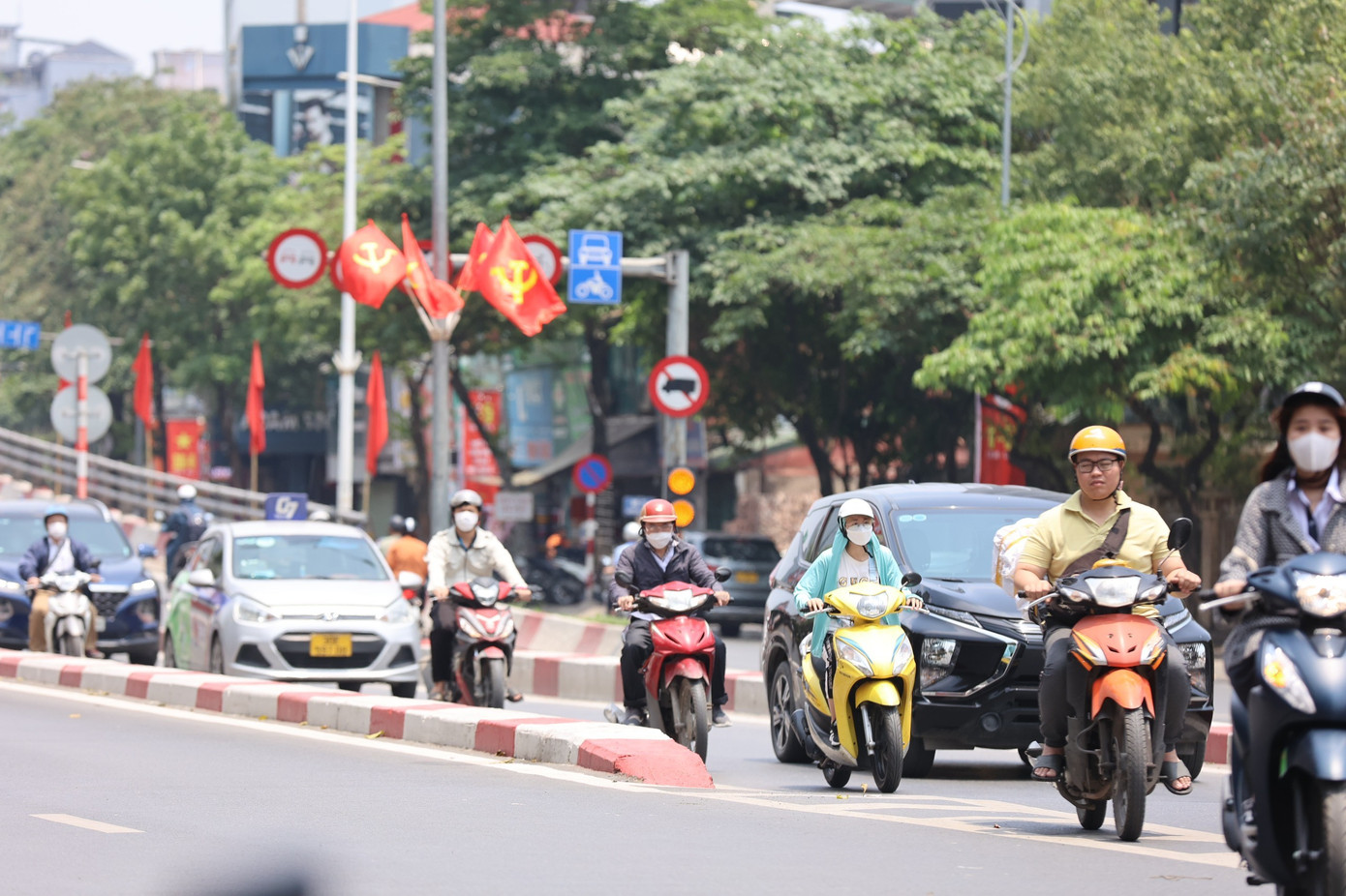 Miền Bắc tăng Nhiệt h&ocirc;m nay , c&oacute; nơi tr&ecirc;n 35 độ v&agrave;o cuối th&aacute;ng 3 năm 2026 - Ảnh 1.