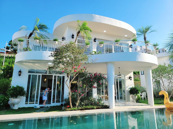 D&agrave;n "nam thần Vbiz" kh&ocirc;ng chỉ đẹp trai m&agrave; c&ograve;n sở hữu cơ ngơi đ&aacute;ng mơ ước: Người ở biệt thự 40 tỷ, người chọn sống tối giản - Ảnh 19.