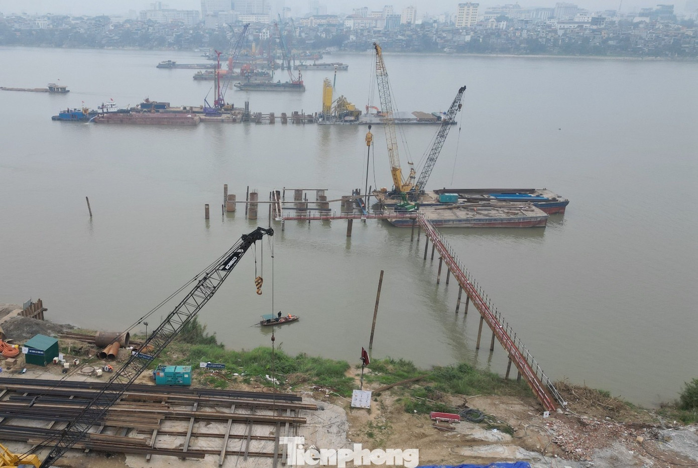3 Cầu s&ocirc;ng Hồng c&oacute; nguy cơ chậm tiến độ tại H&agrave; Nội cần sự v&agrave;o cuộc quyết liệt - Ảnh 1.