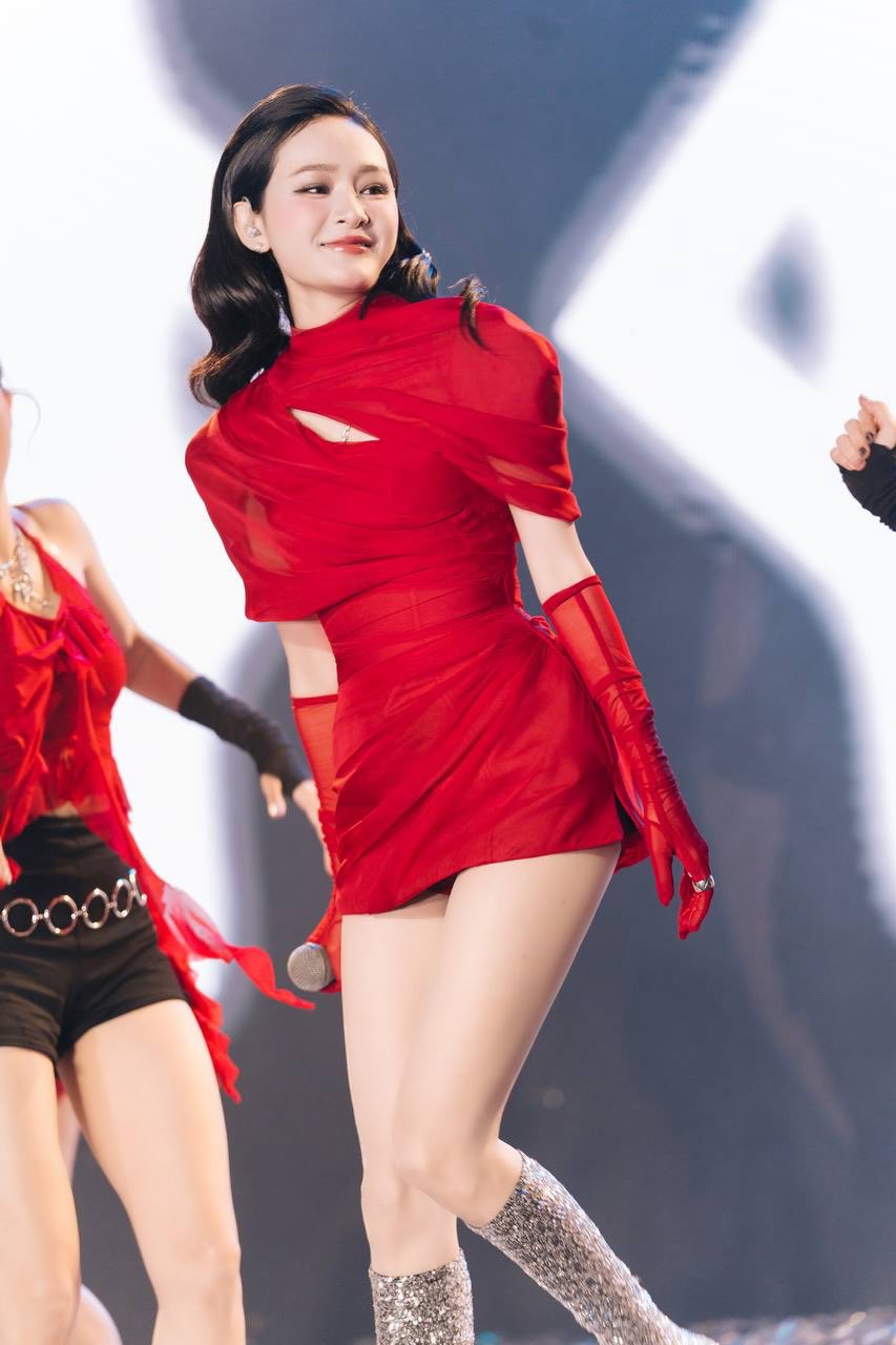 Hiền Hồ của hiện tại: Đẹp m&ecirc; hoặc, sang chảnh đến bất ngờ - Ảnh 5.