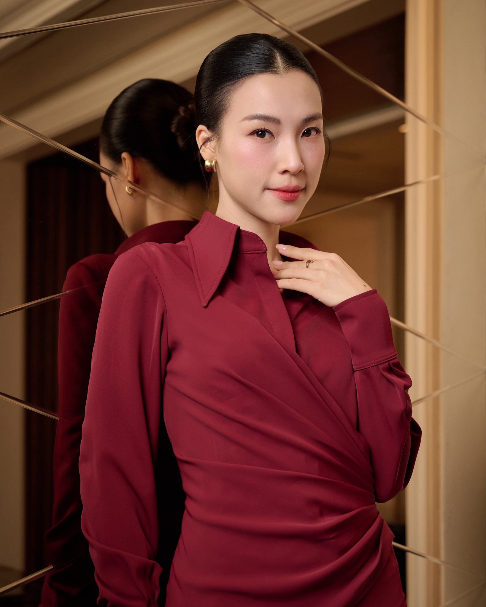 Phản xạ cực nhanh đ&atilde; gi&uacute;p MC Ho&agrave;ng Oanh khỏi sự cố "n&oacute;ng mặt" ngay giữa sự kiện - Ảnh 5.