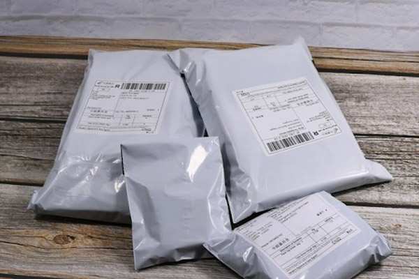 Cất b&aacute;nh kem trong tủ lạnh, h&ocirc;m sau mở tủ c&ocirc; g&aacute;i "đứng h&igrave;nh" v&agrave;i gi&acirc;y, vật để lại c&ograve;n g&acirc;y bức x&uacute;c hơn - Ảnh 1.