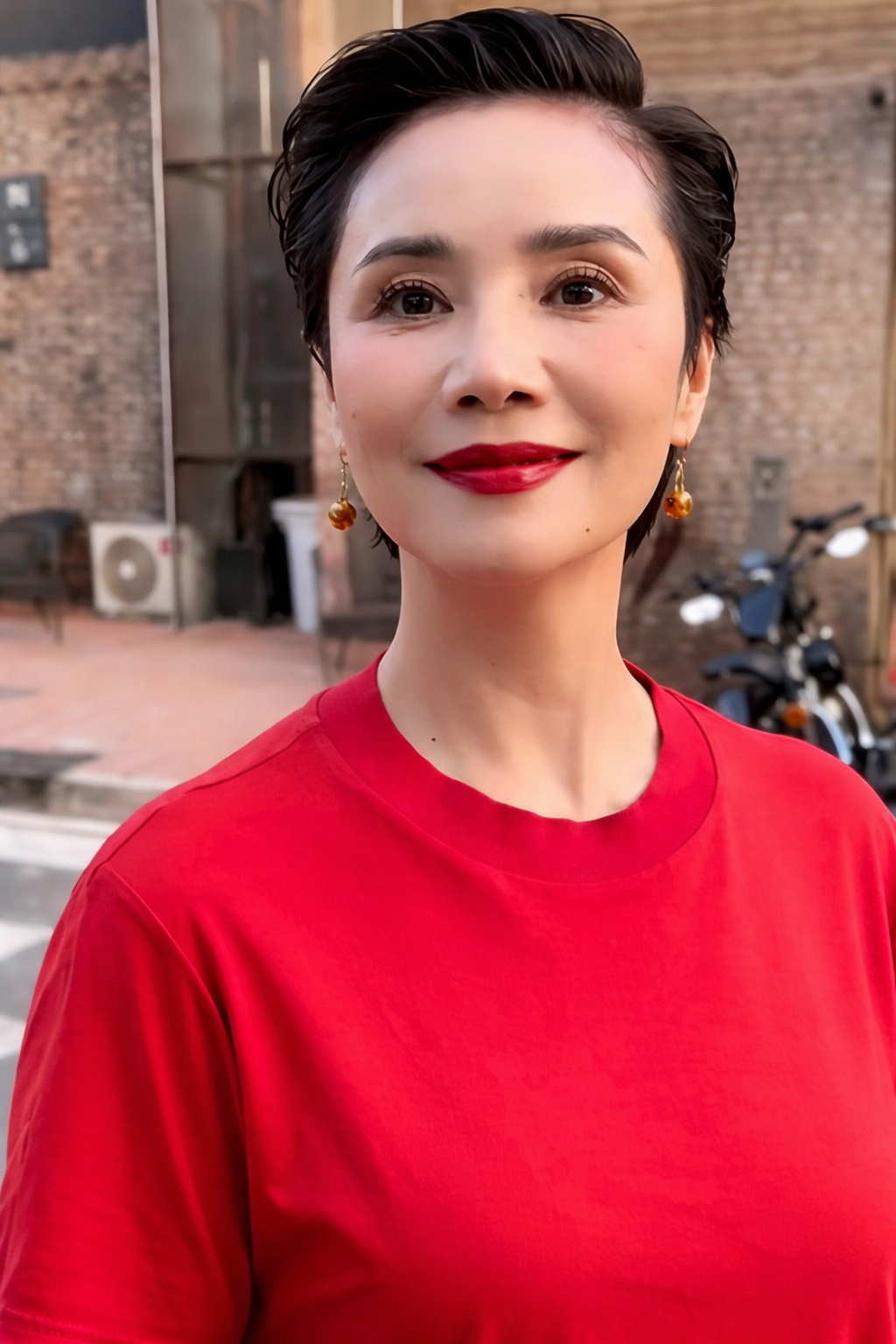 Nữ "MC quốc d&acirc;n" 2 lần trượt đại học vẫn dẫn đ&agrave;i truyền h&igrave;nh quốc gia gần 30 năm- Ảnh 7.