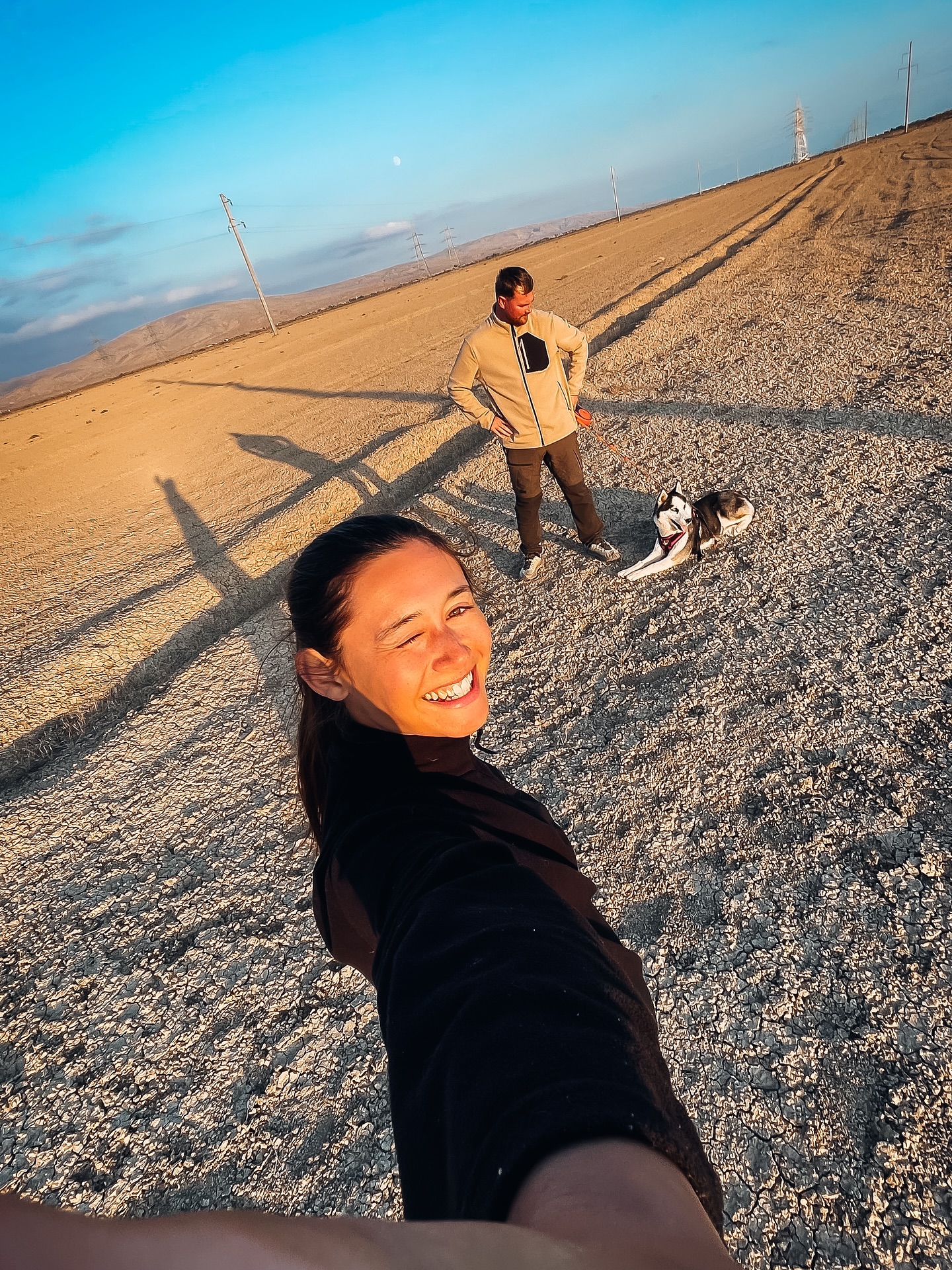 Kh&aacute;ch T&acirc;y đi bộ xuy&ecirc;n lục địa nổi tiếng thế giới, giữa đường bất ngờ book v&eacute; m&aacute;y bay đến Việt Nam: L&yacute; do cảm động- Ảnh 11.