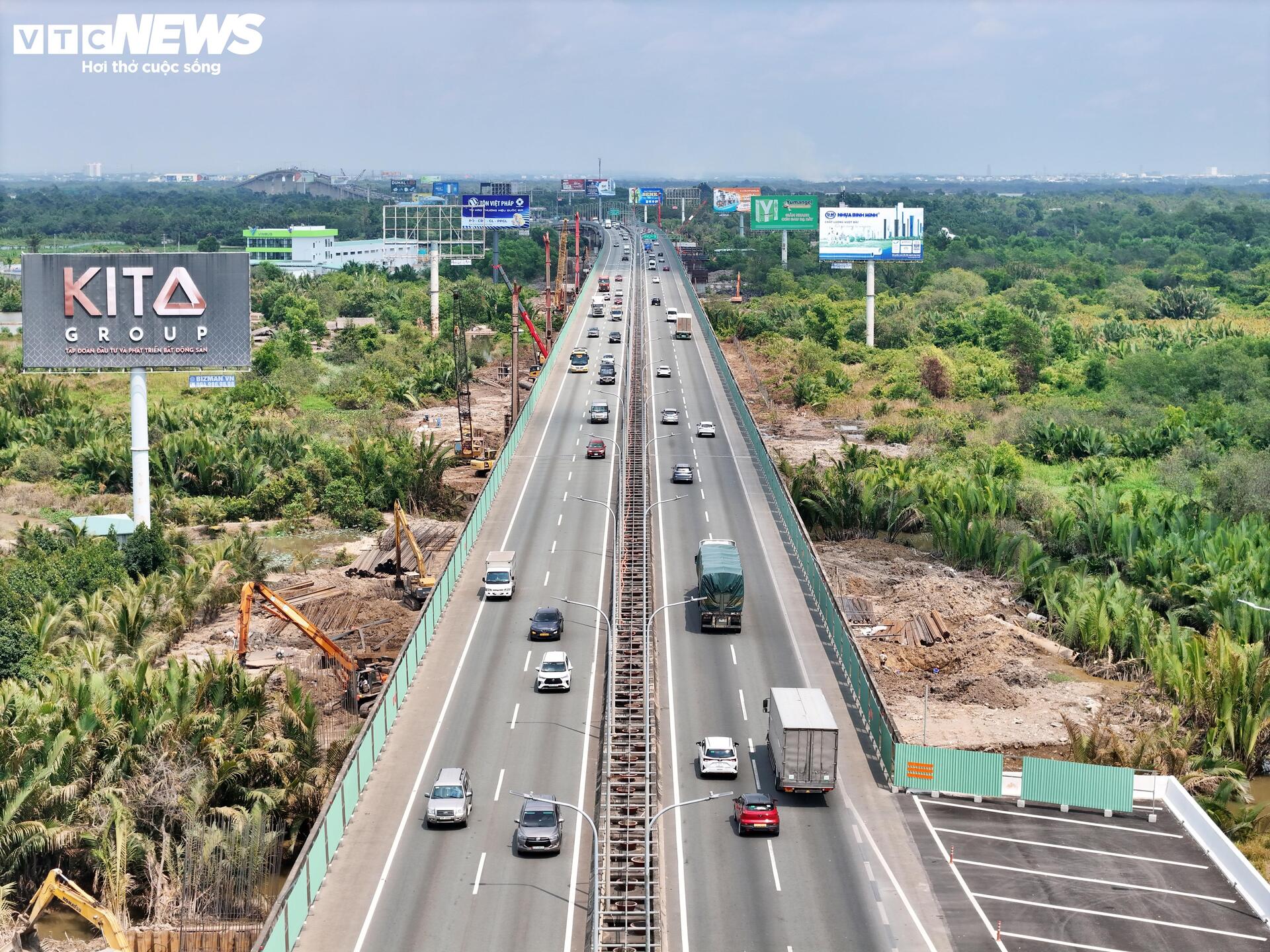 Cận cảnh mở rộng cao tốc TP . HCM - Long Th&agrave;nh năm 2026: Tiến độ thi c&ocirc;ng ấn tượng - Ảnh 11.