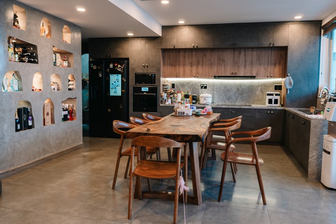 D&agrave;n "nam thần Vbiz" kh&ocirc;ng chỉ đẹp trai m&agrave; c&ograve;n sở hữu cơ ngơi đ&aacute;ng mơ ước: Người ở biệt thự 40 tỷ, người chọn sống tối giản - Ảnh 58.