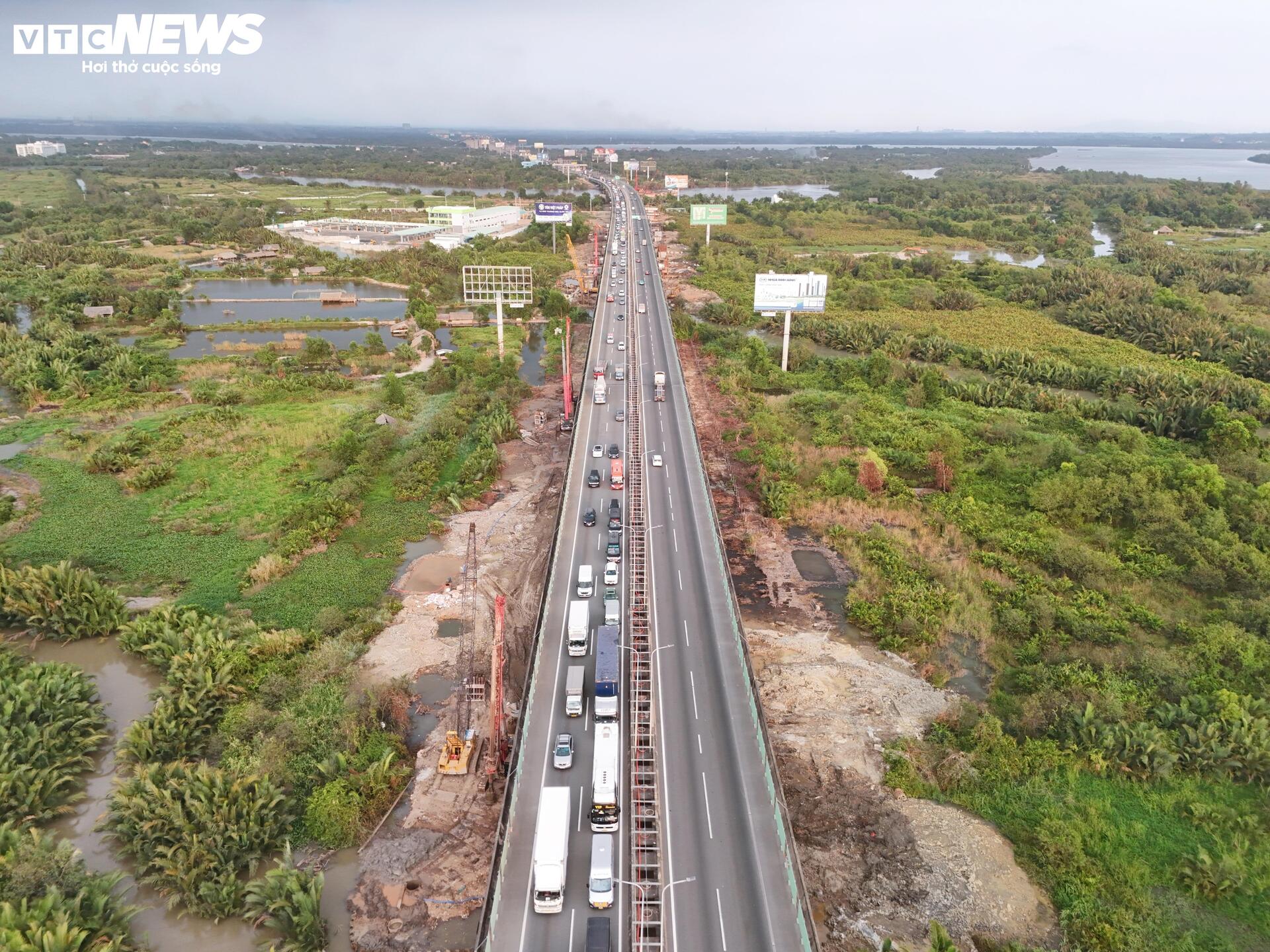 Cận cảnh mở rộng cao tốc TP . HCM - Long Th&agrave;nh năm 2026: Tiến độ thi c&ocirc;ng ấn tượng - Ảnh 9.