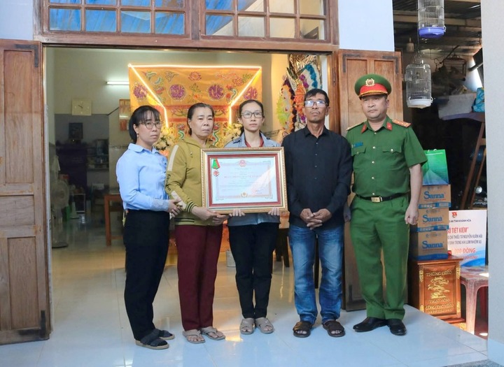 Truy tặng Hu&acirc;n chương Bảo vệ Tổ quốc cho Thiếu t&aacute; Nguyễn Xu&acirc;n Hải hy sinh v&igrave; nhiệm vụ - Ảnh 1.