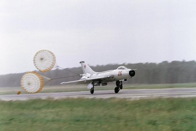 Mỹ tiết lộ thử nghiệm ti&ecirc;m k&iacute;ch MiG - 21 tại Khu vực 51 trong thời kỳ Chiến tranh Lạnh - Ảnh 2.