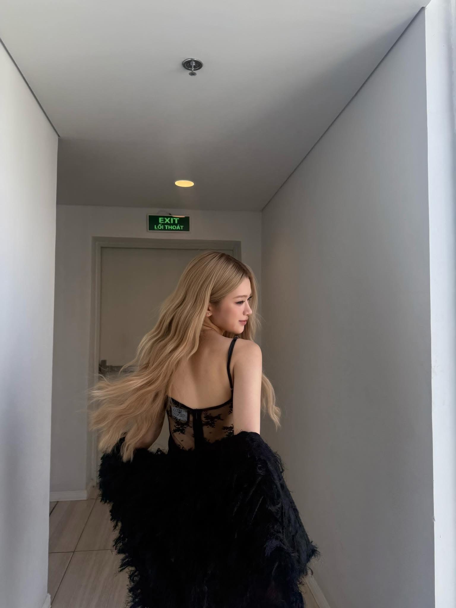 Linh Ka "thu h&uacute;t" mọi &aacute;nh nh&igrave;n, diện mạo cực phẩm fan si m&ecirc; chấm điểm 10+ - Ảnh 3.