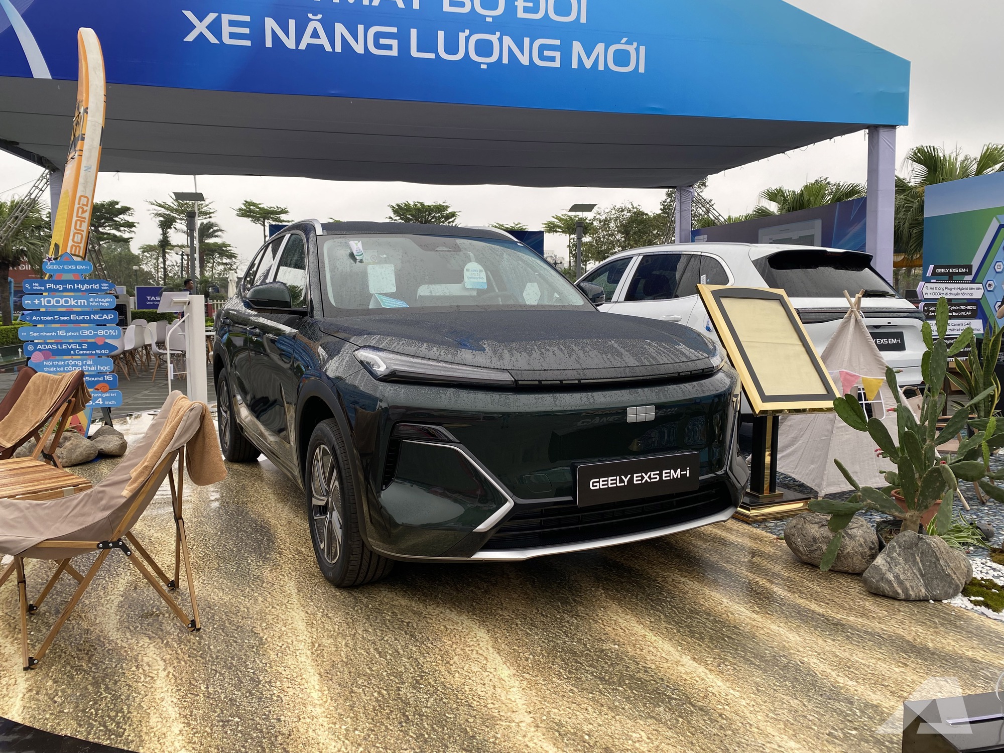 Geely EX5 ra mắt Việt Nam: Gi&aacute; từ 789 triệu đồng, hybrid c&oacute; thể chạy điện tới 170km, c&oacute; ADAS, tiện nghi cao cấp hơn CX-5, Tucson- Ảnh 7.