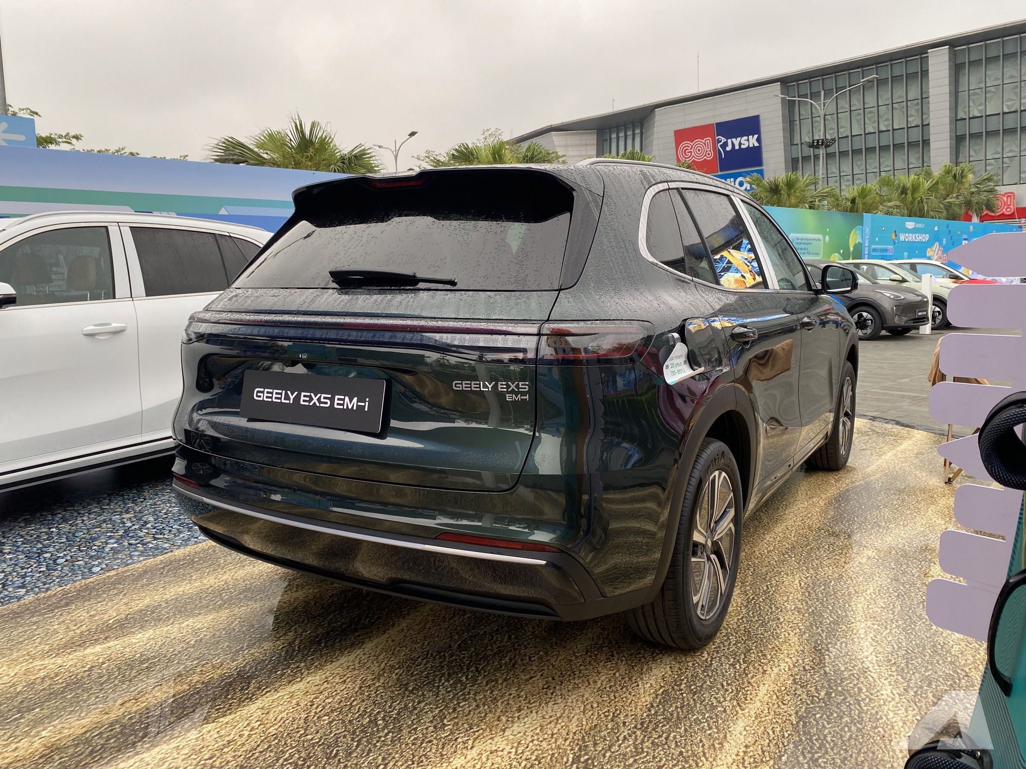 Geely EX5 ra mắt Việt Nam: Gi&aacute; từ 789 triệu đồng, hybrid c&oacute; thể chạy điện tới 170km, c&oacute; ADAS, tiện nghi cao cấp hơn CX-5, Tucson- Ảnh 10.