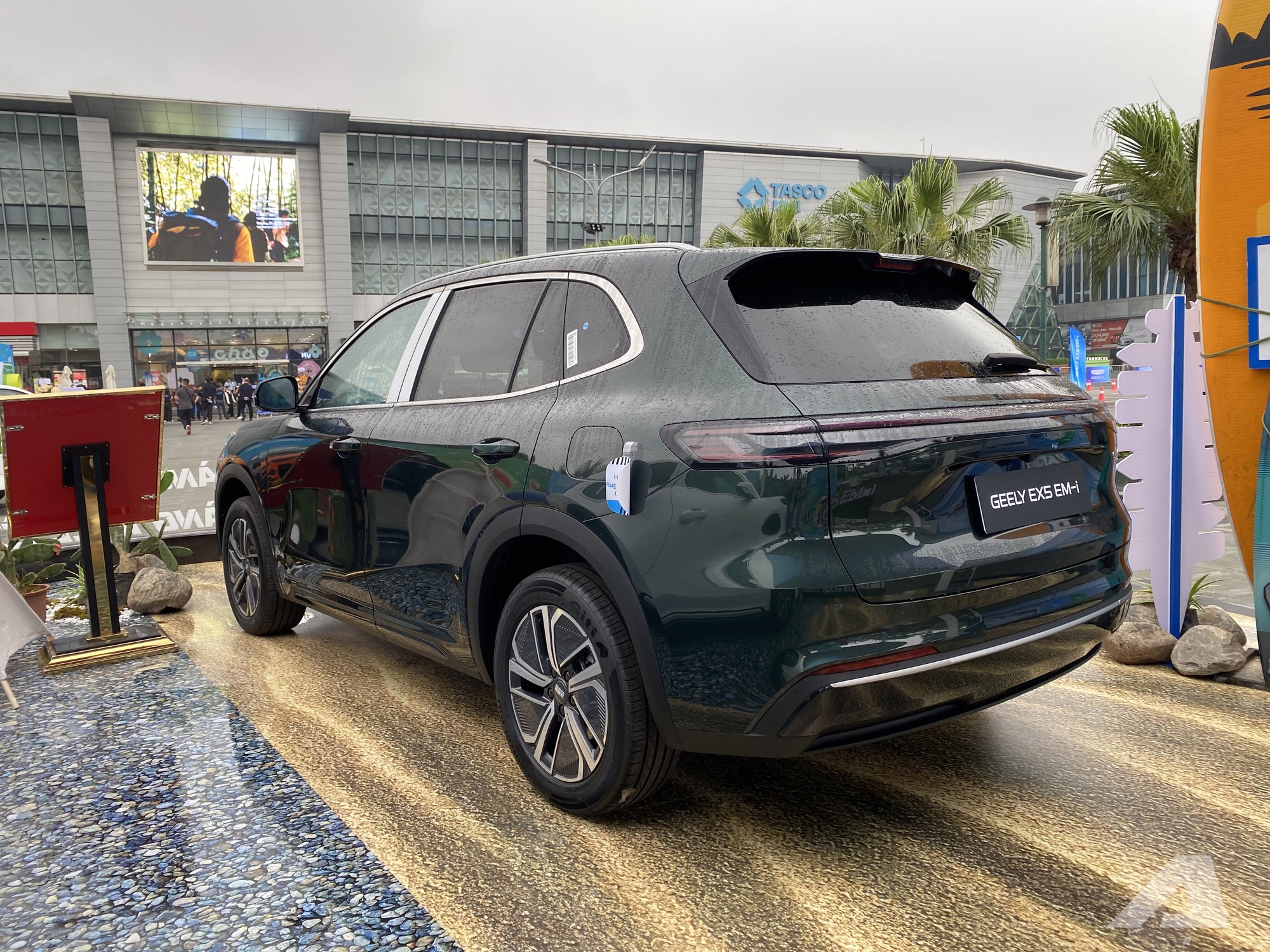 Geely EX5 ra mắt Việt Nam: Gi&aacute; từ 789 triệu đồng, hybrid c&oacute; thể chạy điện tới 170km, c&oacute; ADAS, tiện nghi cao cấp hơn CX-5, Tucson- Ảnh 9.