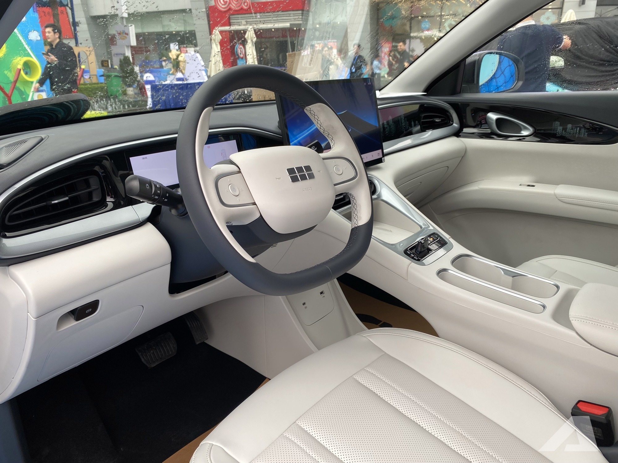 Geely EX2 ra mắt Việt Nam: Gi&aacute; từ 459 triệu đồng, m&agrave;n h&igrave;nh si&ecirc;u lớn, c&oacute; ADAS, sạc đầy đủ chạy H&agrave; Nội - H&agrave; Tĩnh- Ảnh 5.