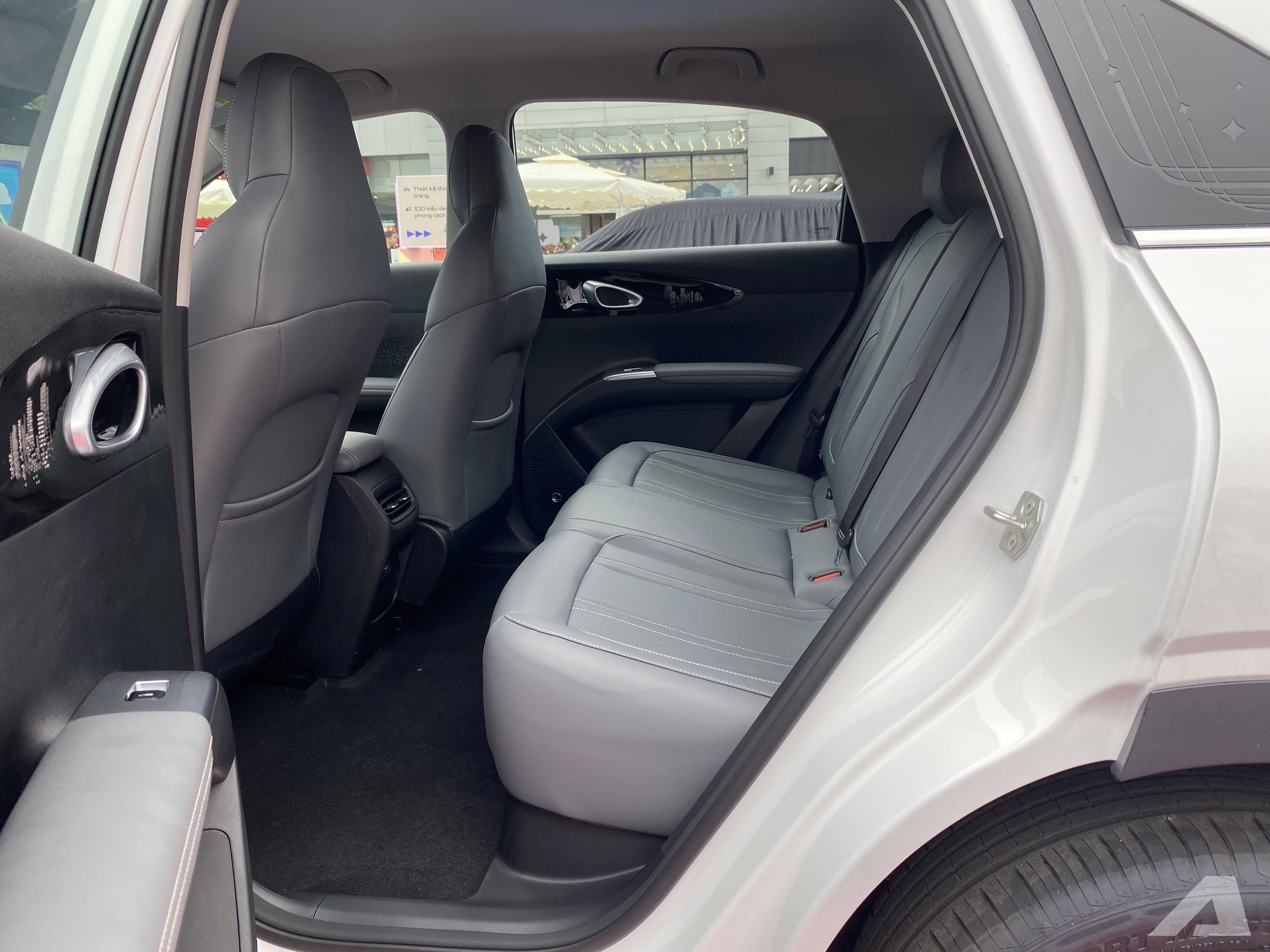 Geely EX2 ra mắt Việt Nam: Gi&aacute; từ 459 triệu đồng, m&agrave;n h&igrave;nh si&ecirc;u lớn, c&oacute; ADAS, sạc đầy đủ chạy H&agrave; Nội - H&agrave; Tĩnh- Ảnh 12.