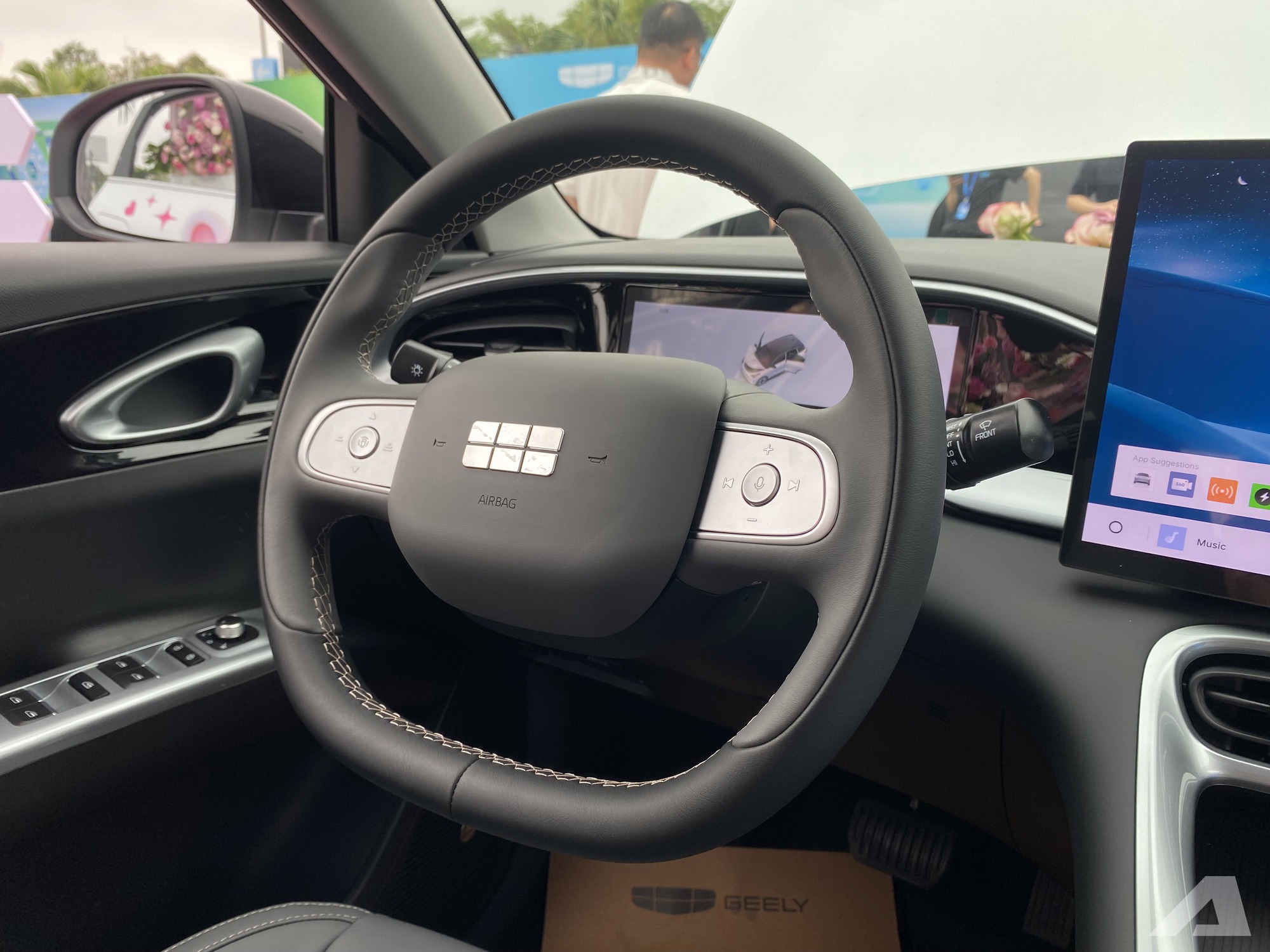 Geely EX2 ra mắt Việt Nam: Gi&aacute; từ 459 triệu đồng, m&agrave;n h&igrave;nh si&ecirc;u lớn, c&oacute; ADAS, sạc đầy đủ chạy H&agrave; Nội - H&agrave; Tĩnh- Ảnh 10.