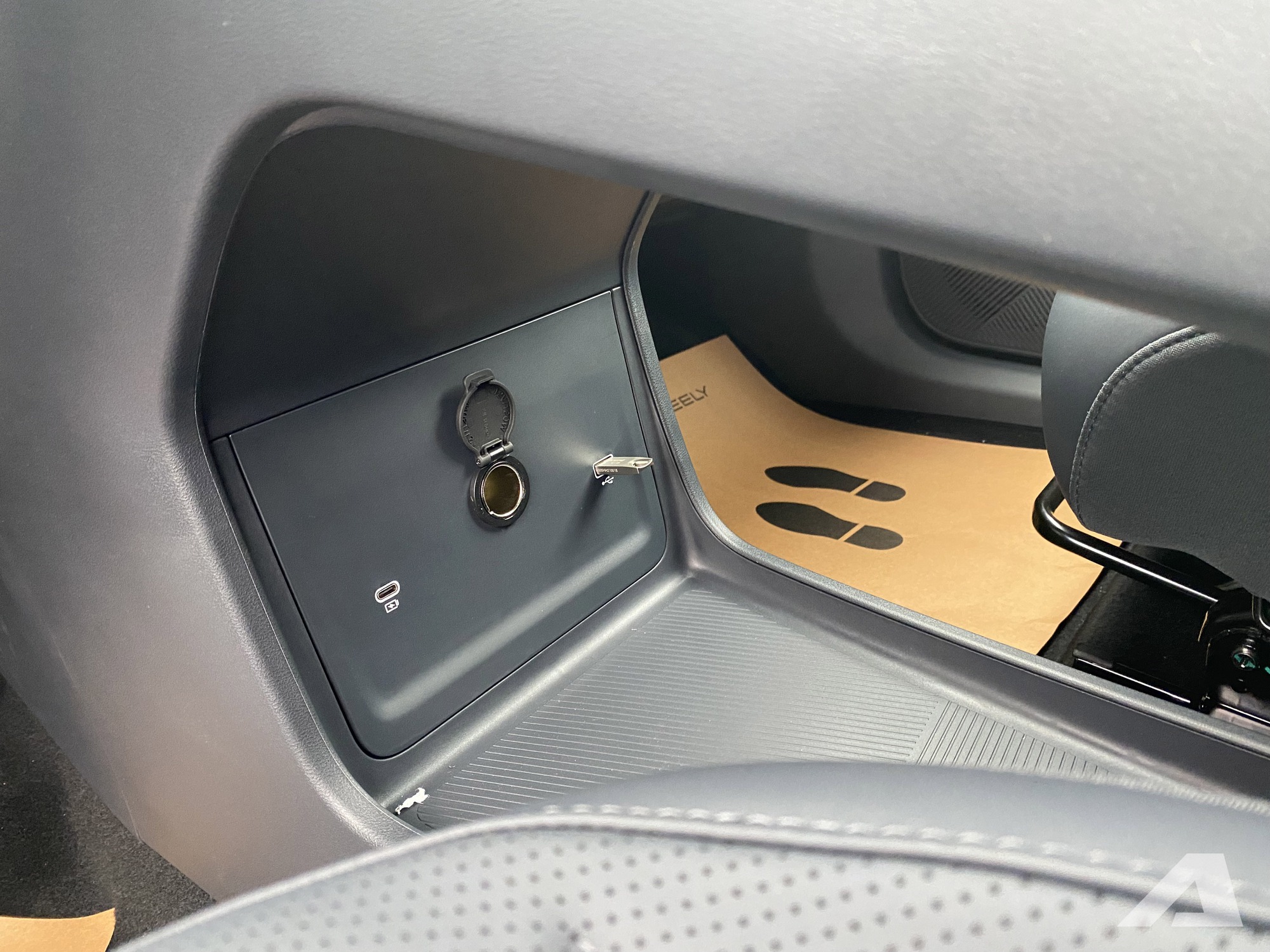 Geely EX5 ra mắt Việt Nam: Gi&aacute; từ 789 triệu đồng, hybrid c&oacute; thể chạy điện tới 170km, c&oacute; ADAS, tiện nghi cao cấp hơn CX-5, Tucson- Ảnh 19.