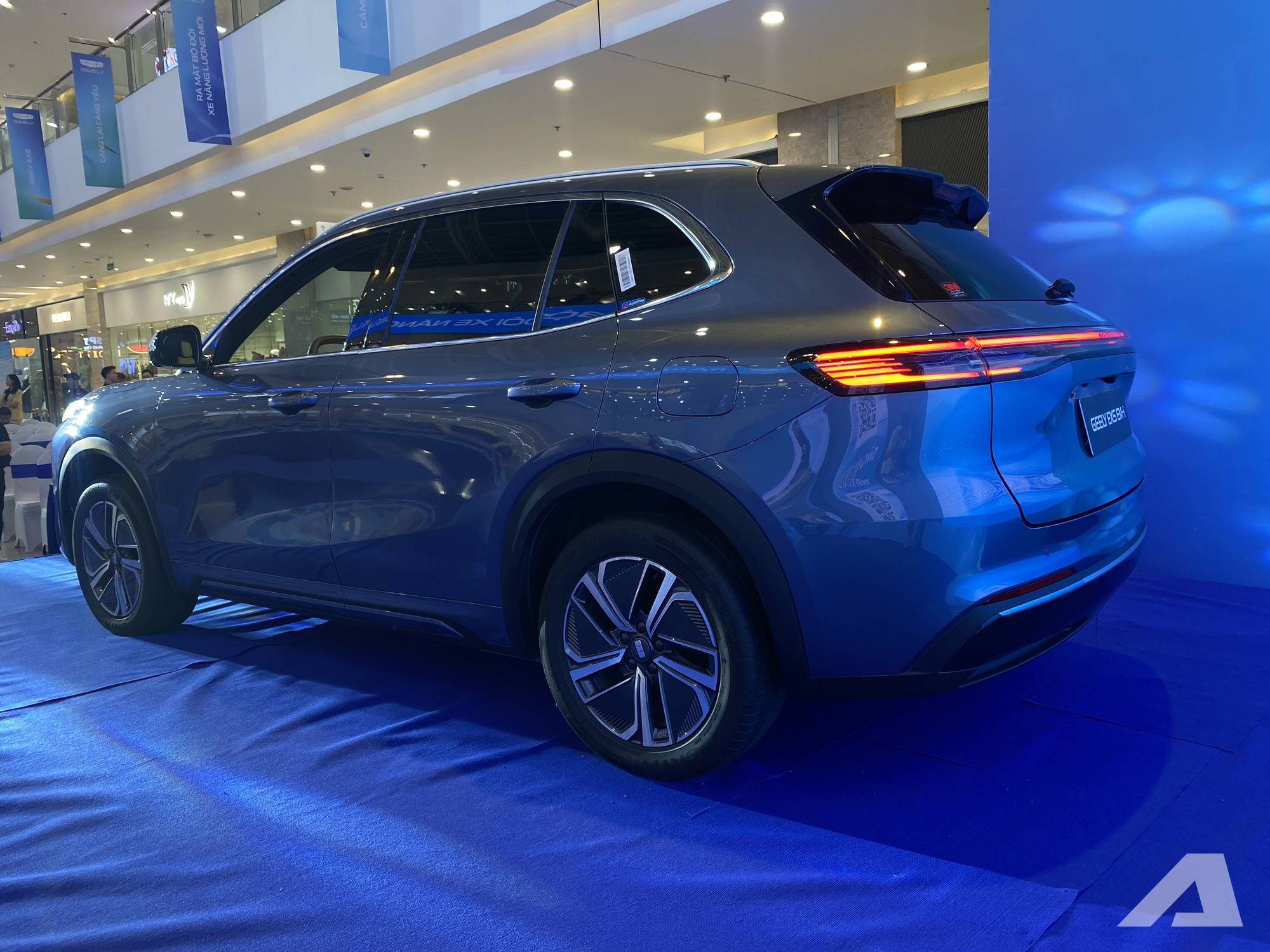 Geely EX5 ra mắt Việt Nam: Gi&aacute; từ 789 triệu đồng, hybrid c&oacute; thể chạy điện tới 170km, c&oacute; ADAS, tiện nghi cao cấp hơn CX-5, Tucson- Ảnh 4.