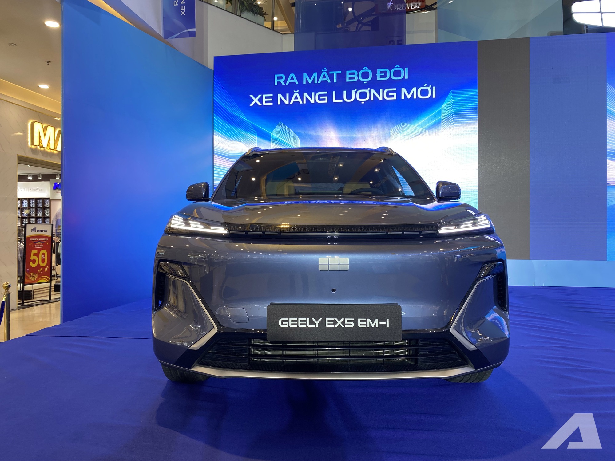 Geely EX5 ra mắt Việt Nam: Gi&aacute; từ 789 triệu đồng, hybrid c&oacute; thể chạy điện tới 170km, c&oacute; ADAS, tiện nghi cao cấp hơn CX-5, Tucson- Ảnh 3.