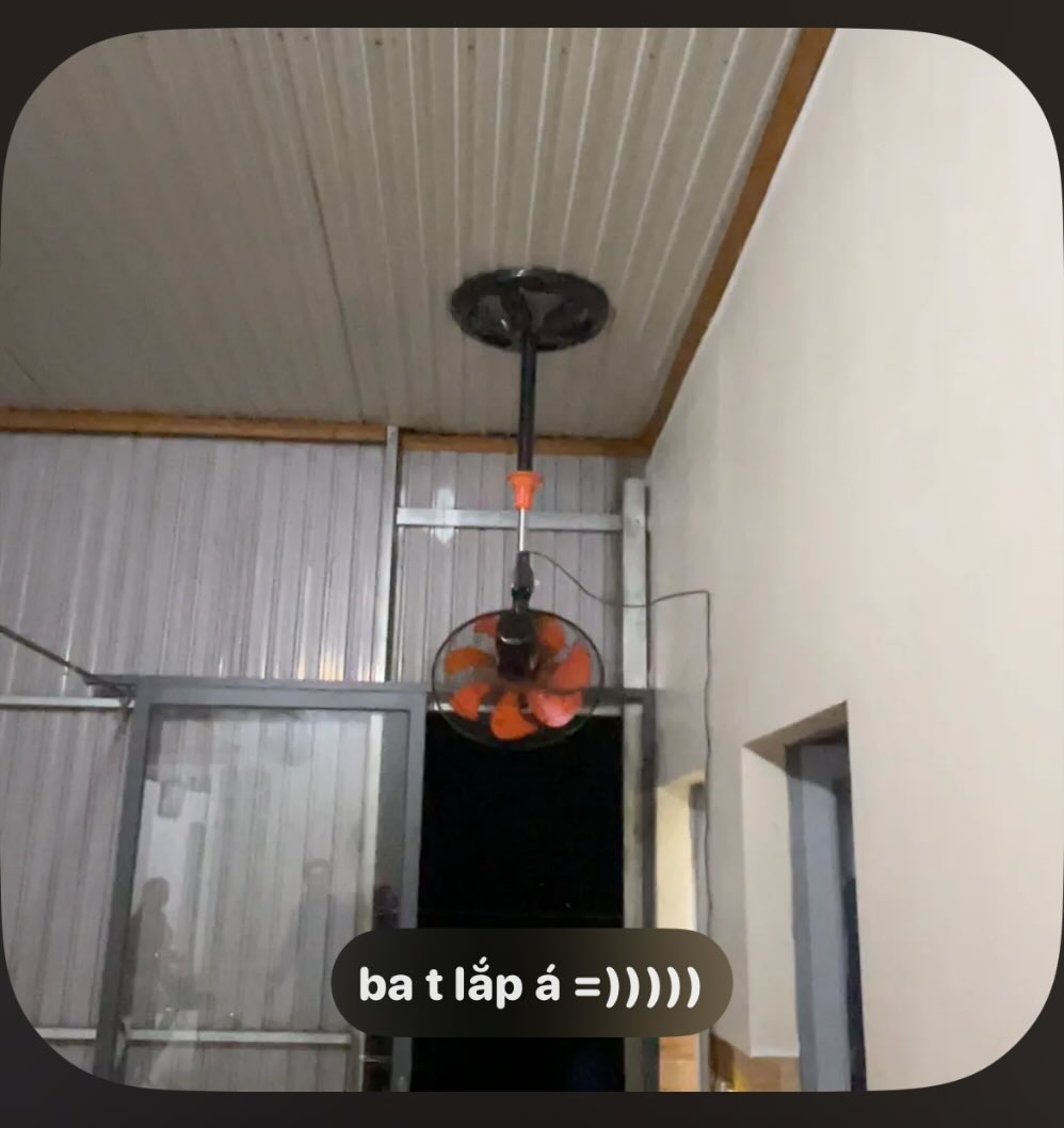 Con g&aacute;i &ocirc;ng chủ tiệm điện m&aacute;y g&acirc;y x&ocirc;n xao với bức ảnh quạt trong nh&agrave; vệ sinh - Ảnh 3.