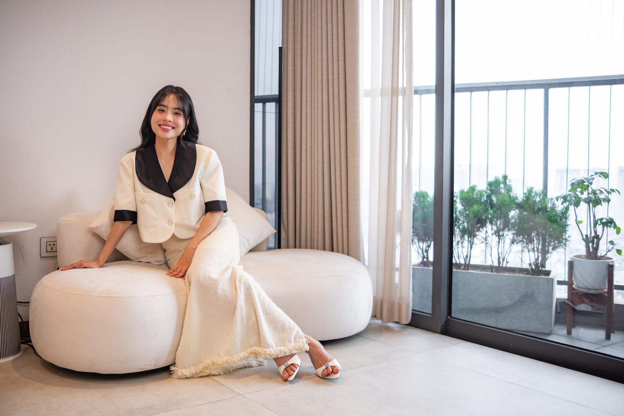 Cuộc sống sang chảnh của hội "ph&uacute; b&agrave;" Vbiz: Huyền Baby ở biệt thự 100 tỷ, Ngọc Thanh T&acirc;m sống trong "cung điện" đập th&ocirc;ng 6 căn- Ảnh 4.