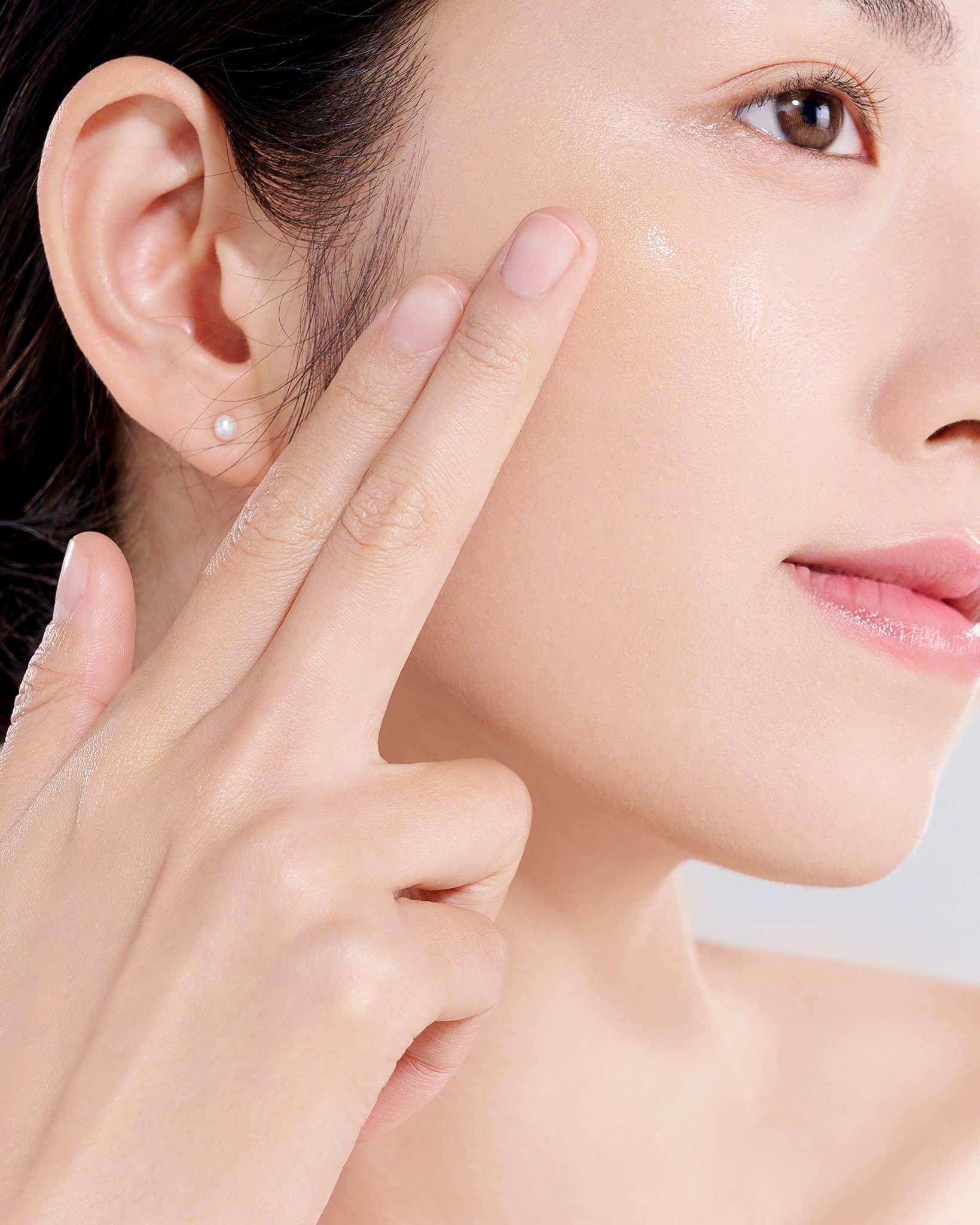 Tẩy da chết Herbario g&acirc;y sốt: Hạt gạo & mơ cho hiệu quả bất ngờ - Ảnh 3.