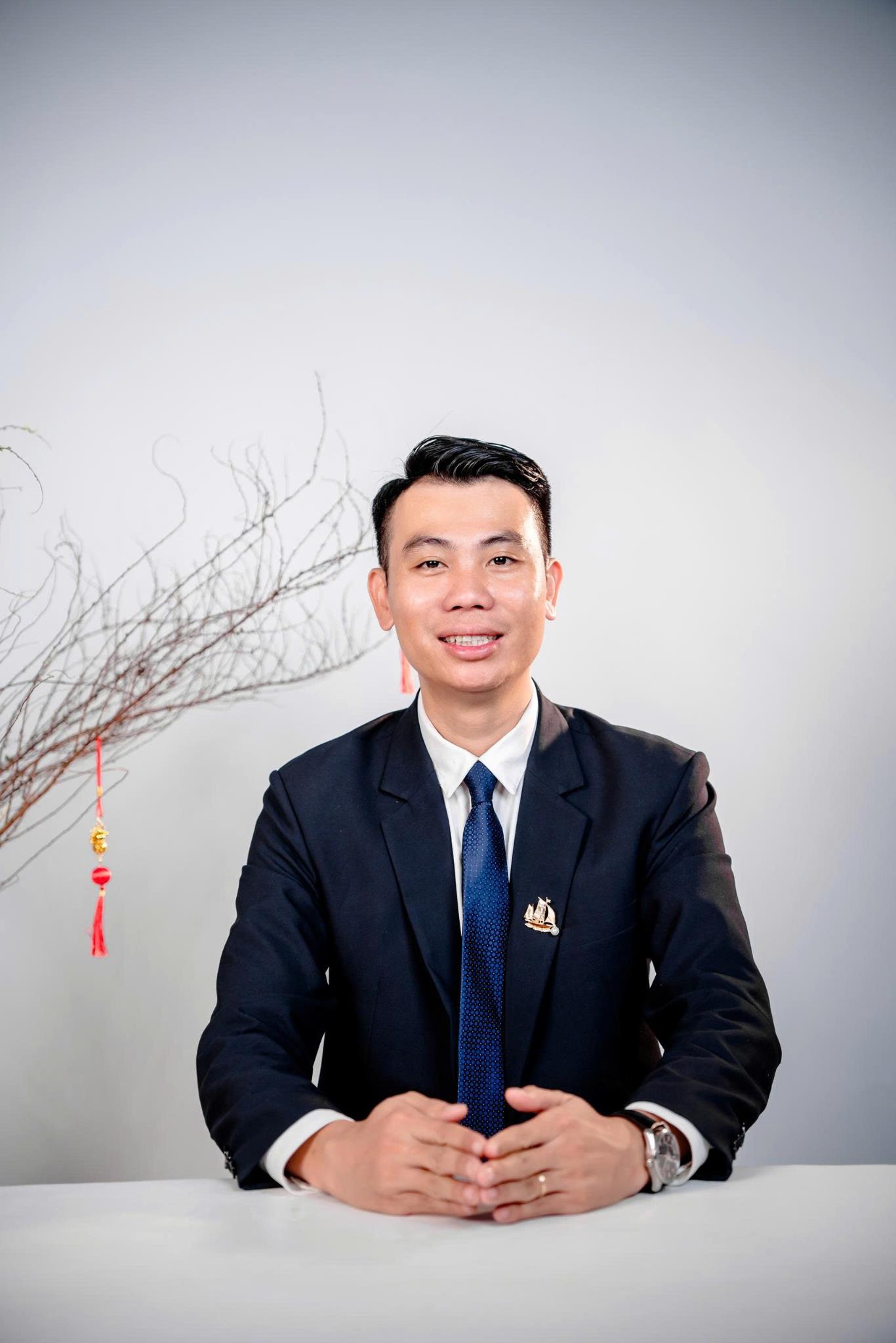 Doanh nhân Trần Văn Bình và triết lý “kinh doanh tử tế” trong ngành dược Việt - Ảnh 2. Doanh nhân Trần Văn Bình và triết lý “kinh doanh tử tế” trong ngành dược Việt - Ảnh 2.