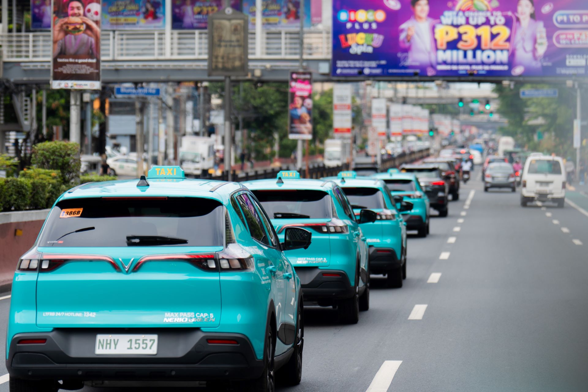 Công ty của ông Phạm Nhật Vượng chính thức có hãng taxi nước ngoài đầu tiên nhượng quyền, dự kiến vận hành 2.000 xe VinFast Nerio Green - Ảnh 1.