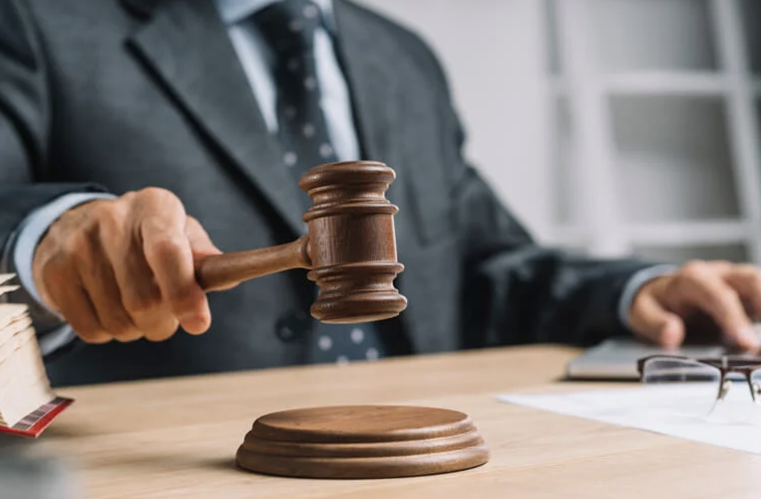 Nguy&ecirc;n Chủ tịch ng&acirc;n h&agrave;ng nhận hối lộ 168 triệu NDT bị tuy&ecirc;n &aacute;n tử h&igrave;nh - Ảnh 1.