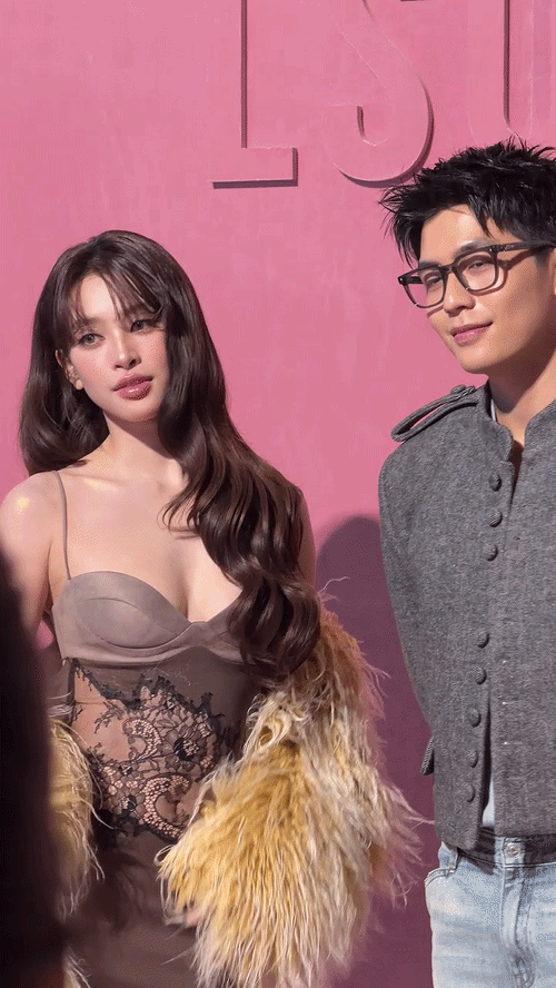 Tiểu Vy mặc v&aacute;y hở v&ograve;ng 1 sexy, visual đẹp ph&aacute;t s&aacute;ng đứng kế Minh Hằng - Ngọc Trinh- Ảnh 4.