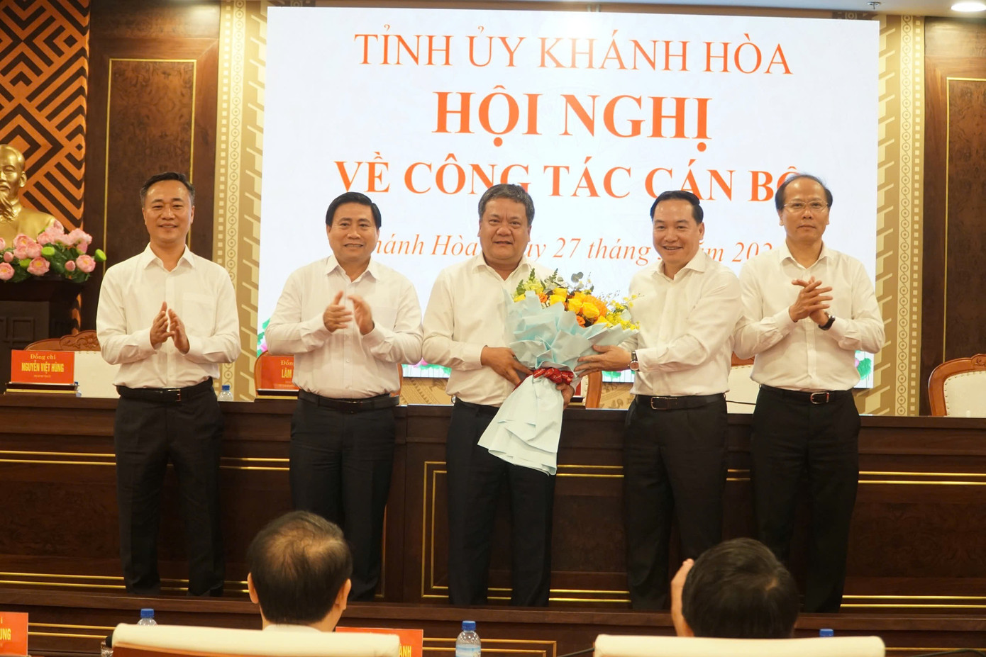 &Ocirc;ng Trần Phong được bầu l&agrave;m B&iacute; thư tỉnh ủy kh&aacute;nh h&ograve;a nhiệm kỳ 2025 - 2030 - Ảnh 2.