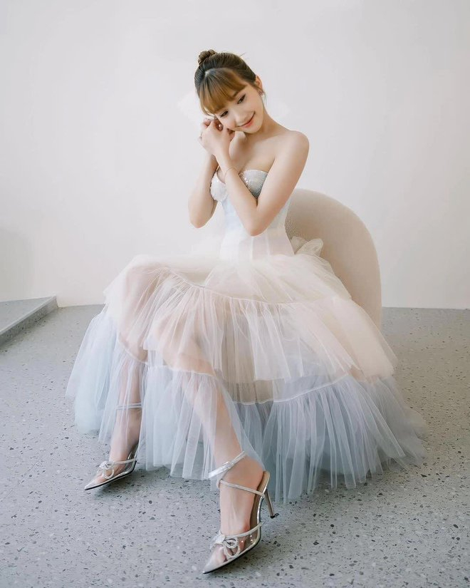 Phản hồi đầu ti&ecirc;n của Huyền 204 khi bị ch&ecirc; thậm tệ từ "da n&acirc;u đến mang đ&ocirc;i d&eacute;p đi chợ" trong sự kiện ở Thượng Hải - Ảnh 3.